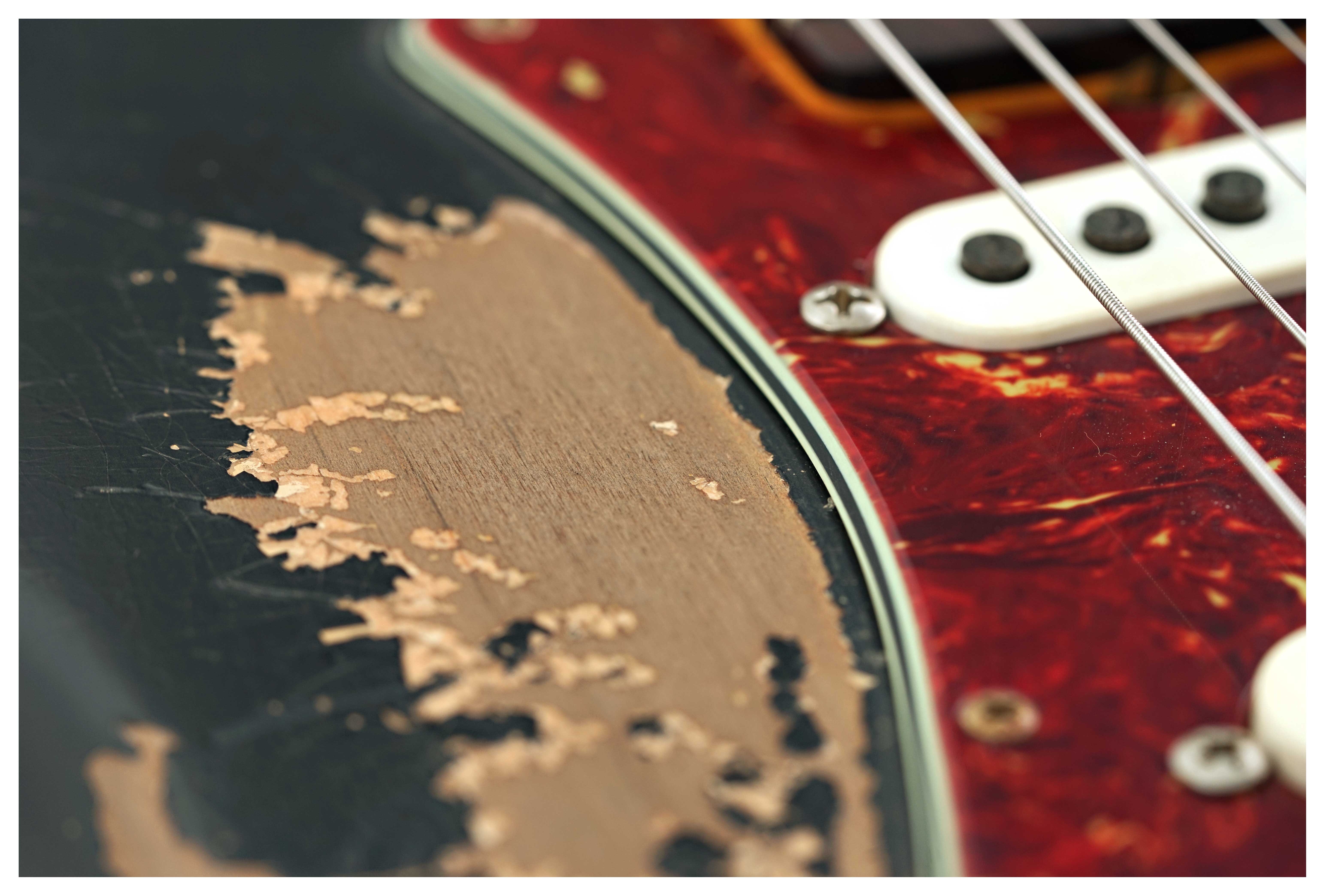 GUITARGUITAR Fender Custom Shop 61 Stratocaster Heavy Relic Black over Desert Sand Rosewood Fingerboard Master Built by Austin MacNutt #R139998