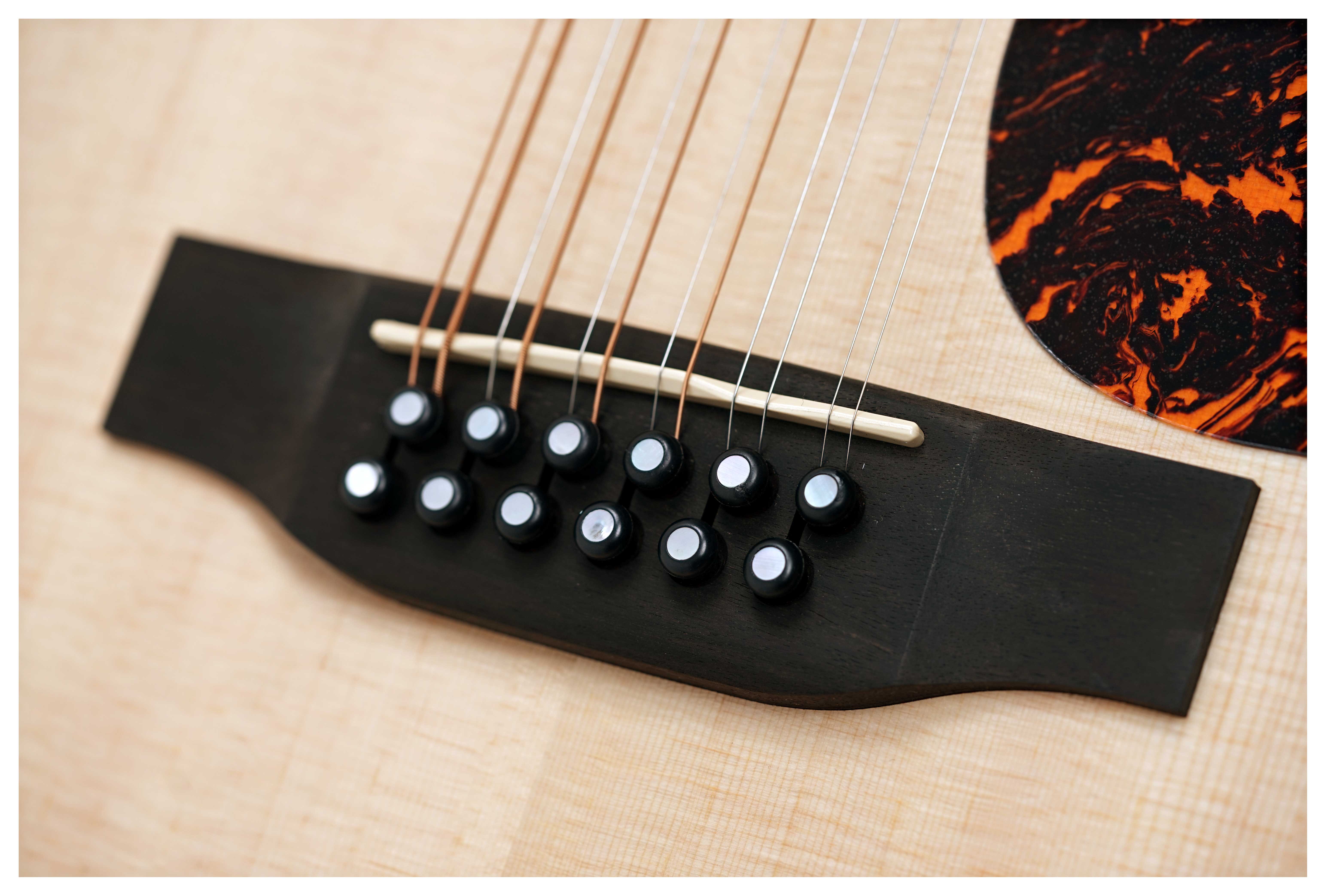 GUITARGUITAR Martin Grand J16E 12 String