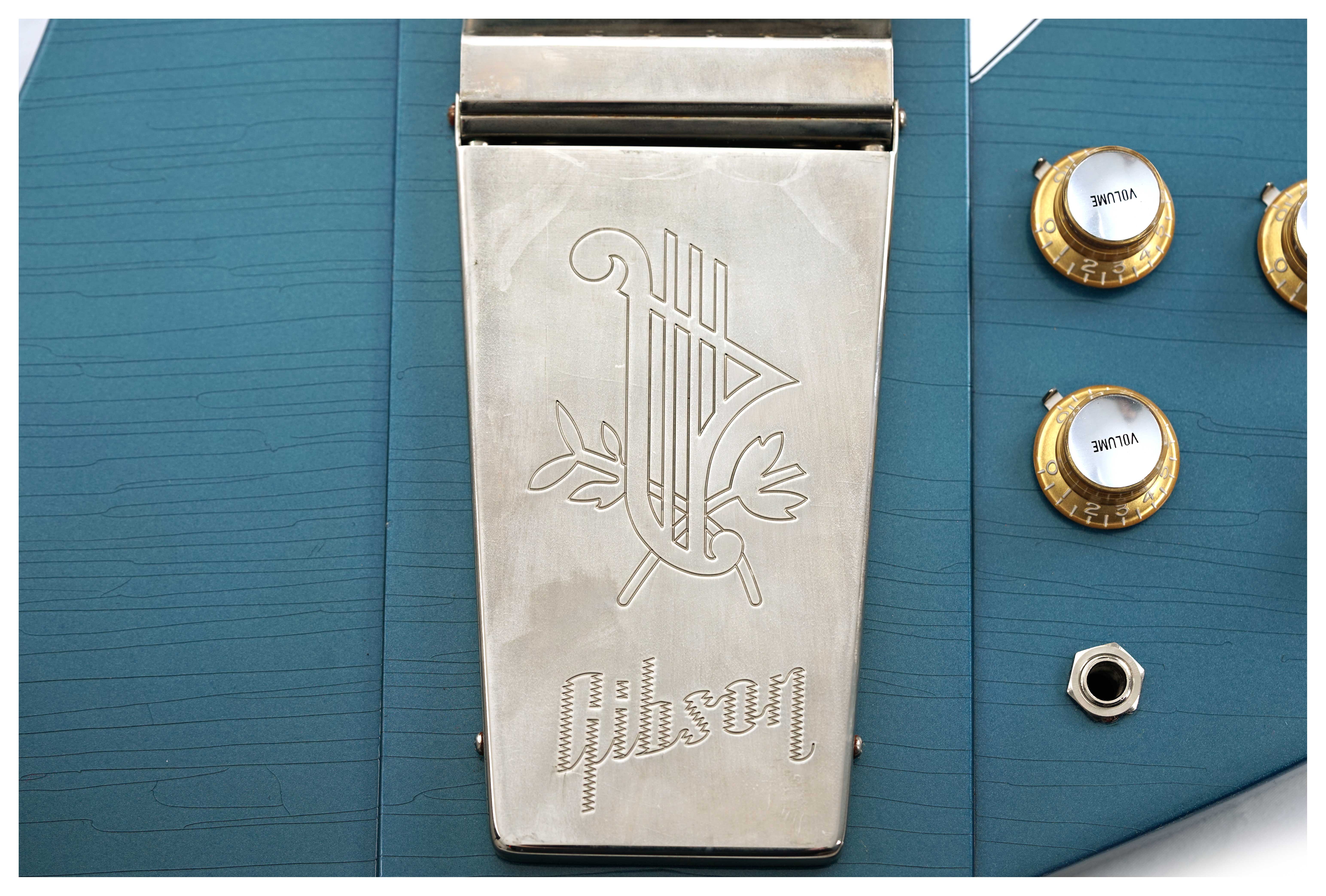 GUITARGUITAR Gibson Custom Shop 1963 Firebird V with Maestro Vibrola Ultra Light Aged Pelham Blue #405043