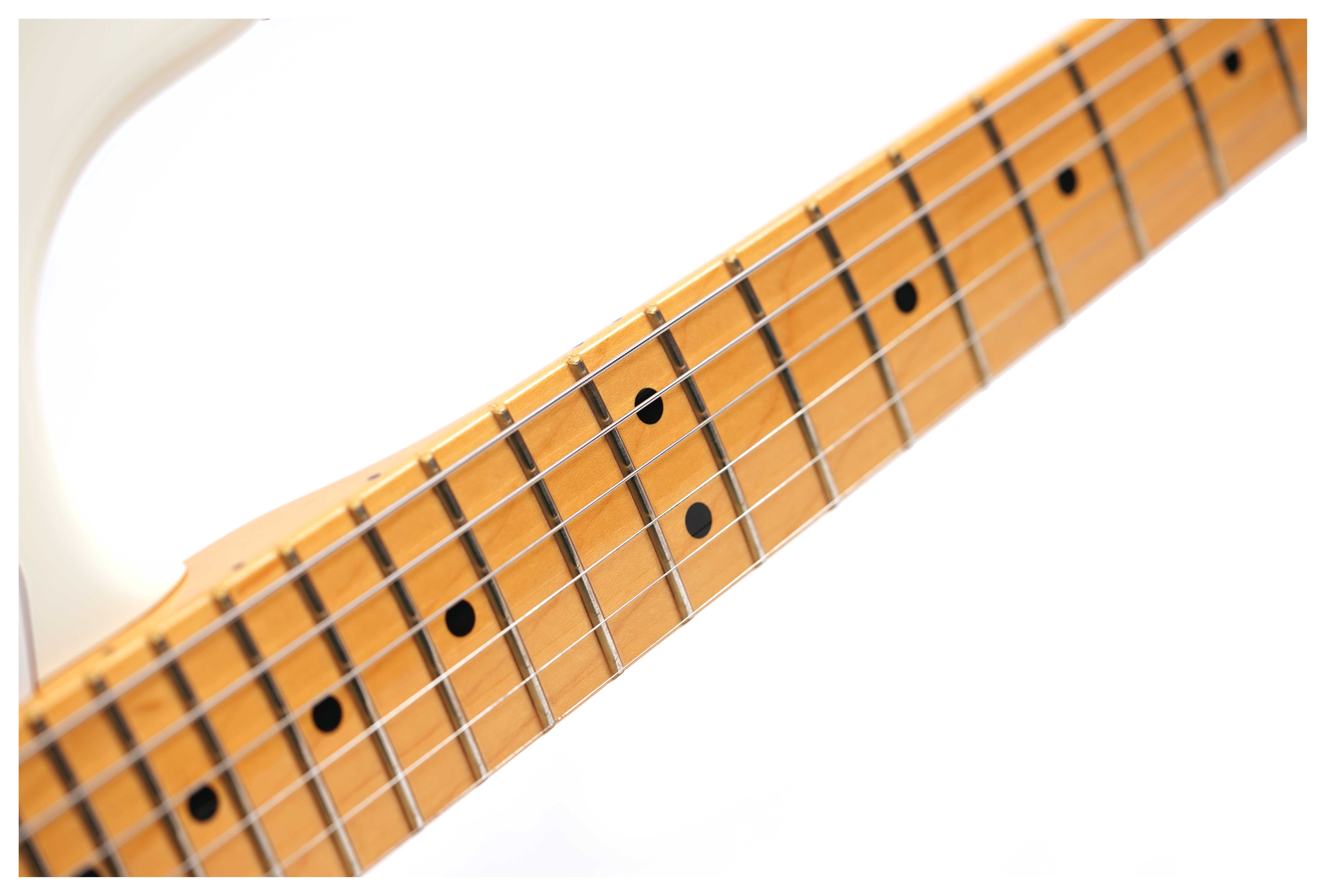 GUITARGUITAR Fender guitarguitar Exclusive American Vintage II 73 Stratocaster Maple Fingerboard Olympic White