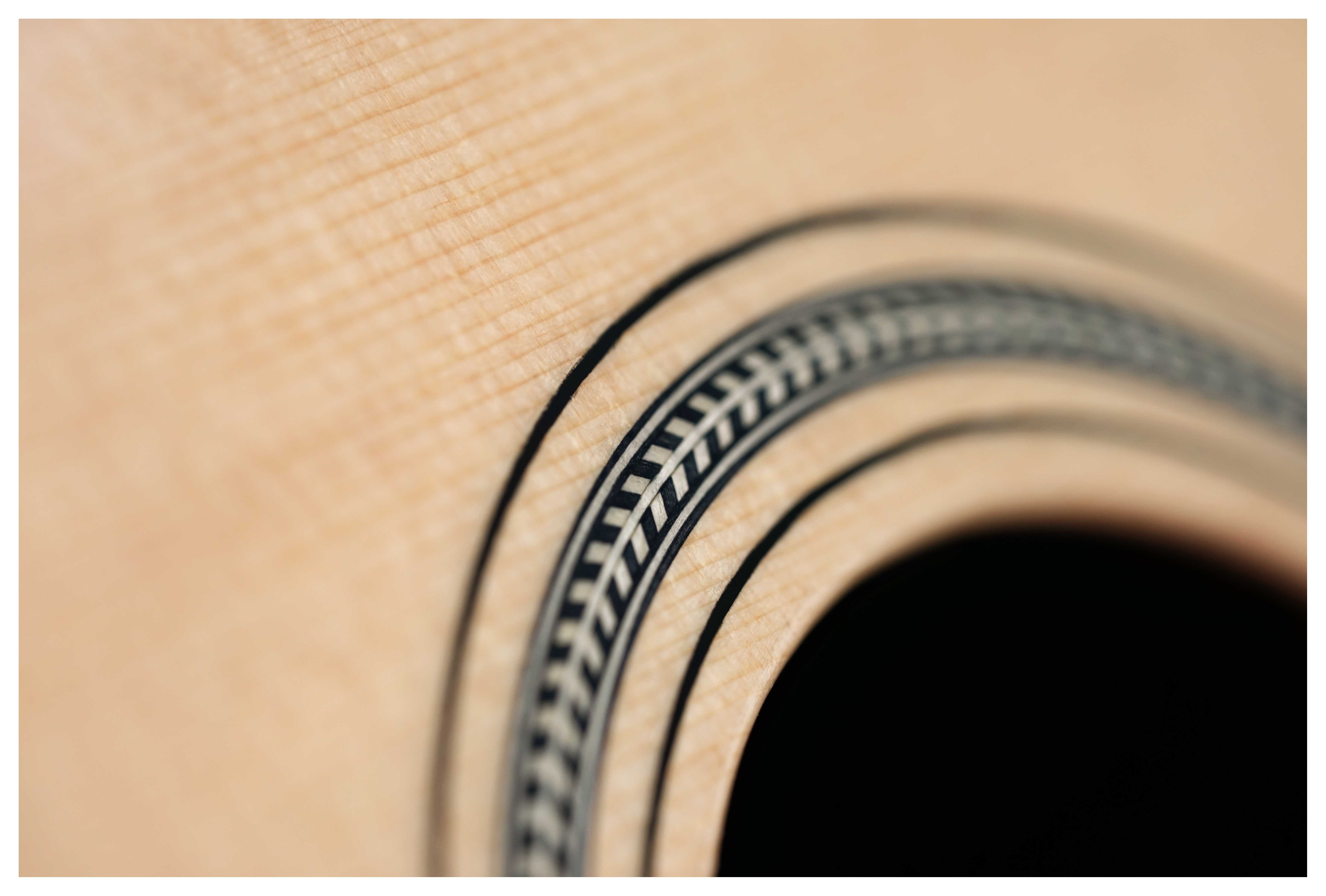 GUITARGUITAR Martin BC16E-01