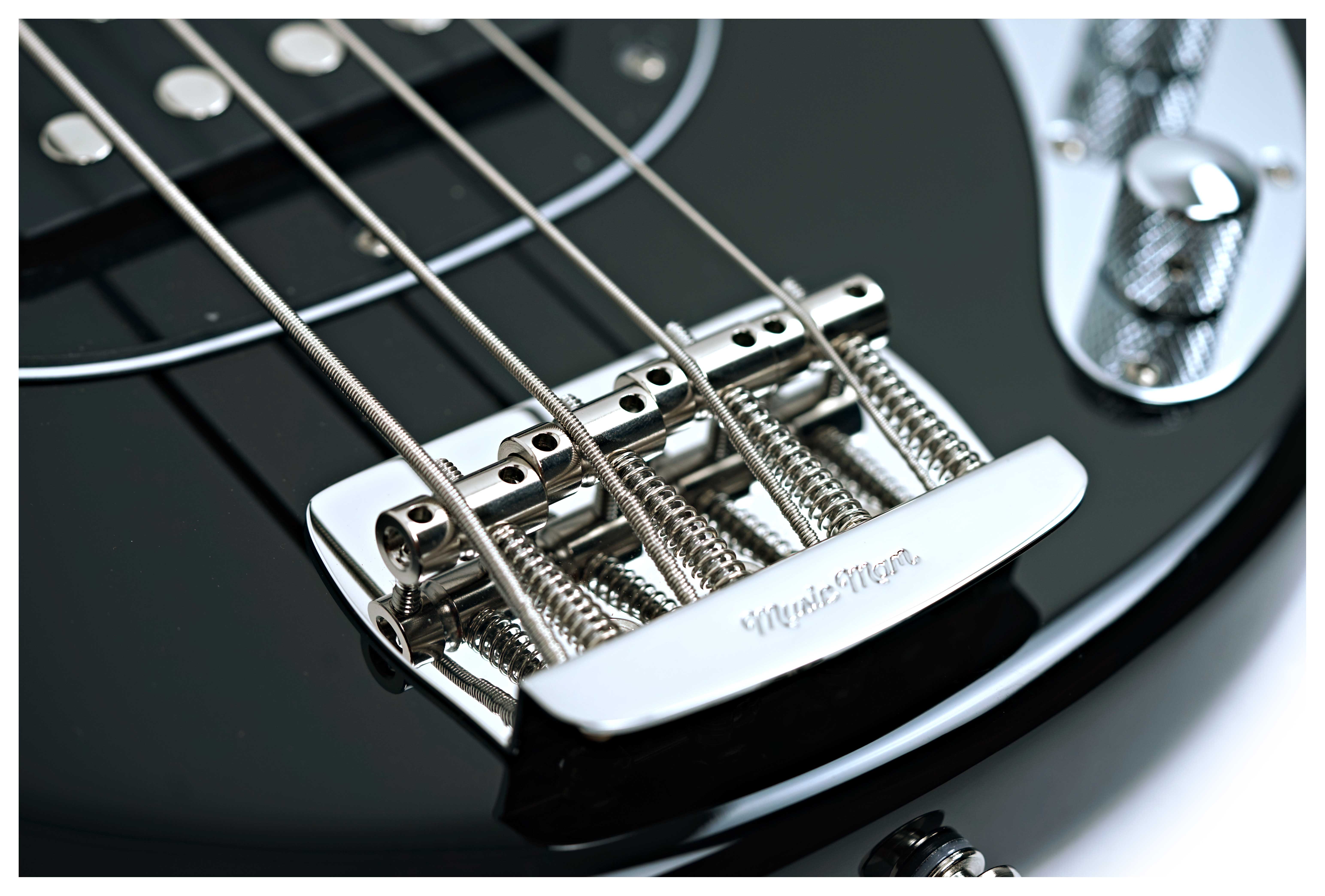 GUITARGUITAR Music Man Stingray Special 4 H Black Maple Fingerboard #G93332