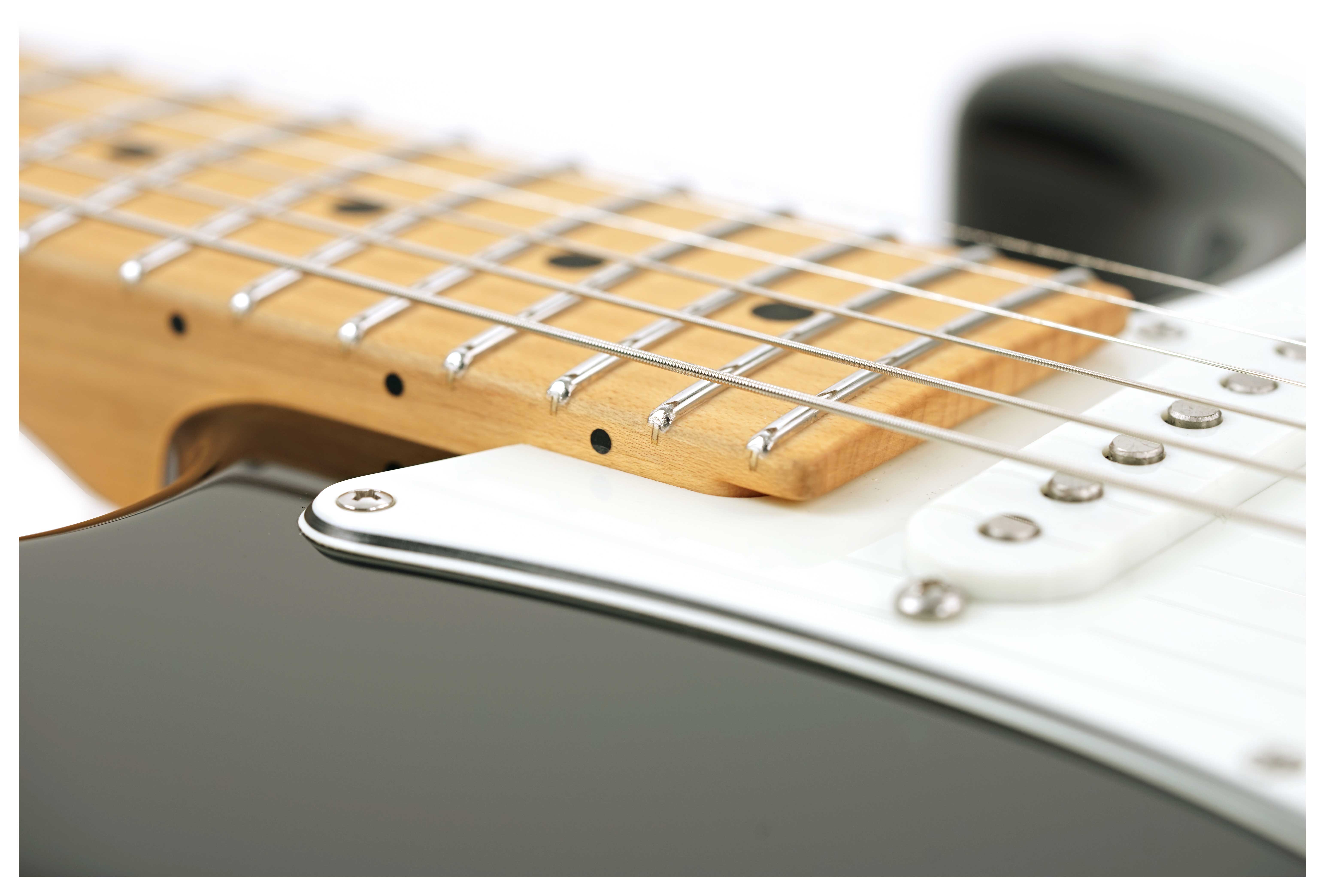 GUITARGUITAR Suhr Classic S Black HSS Maple Fingerboard