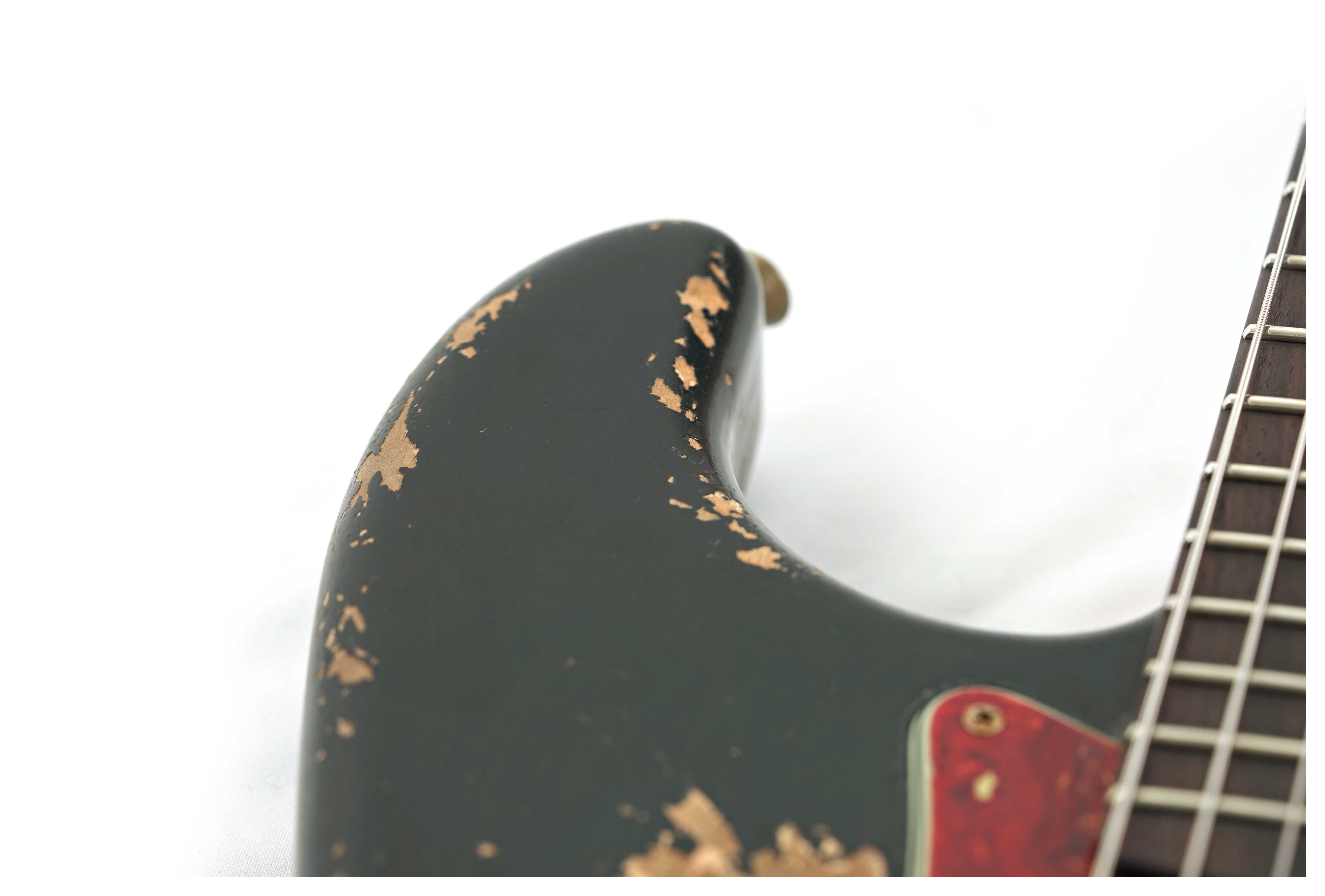 GUITARGUITAR Fender Custom Shop 61 Stratocaster Heavy Relic Black over Desert Sand Rosewood Fingerboard Master Built by Austin MacNutt #R139998