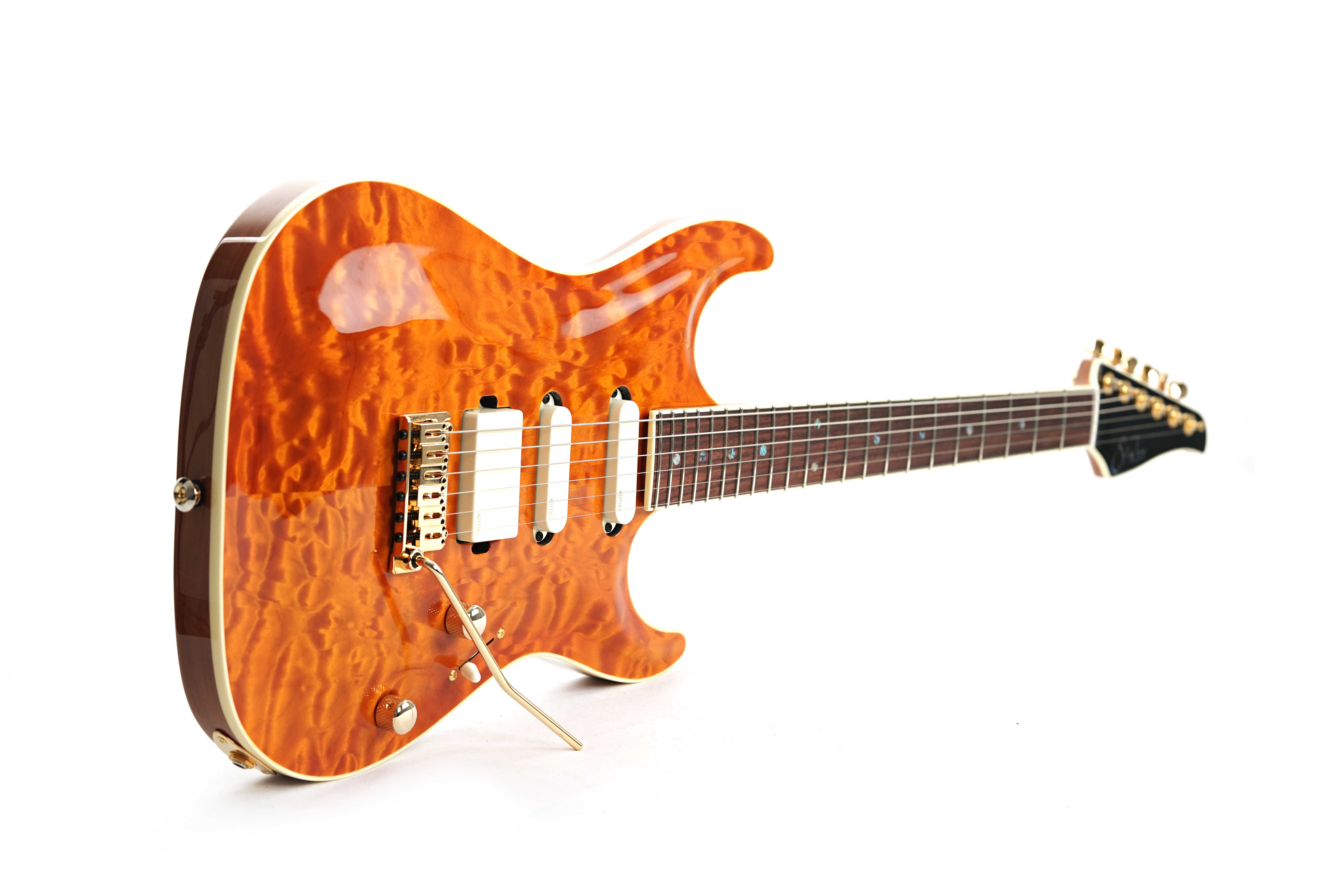 GUITARGUITAR Suhr Custom Standard Carve Top Quilt Trans Caramel