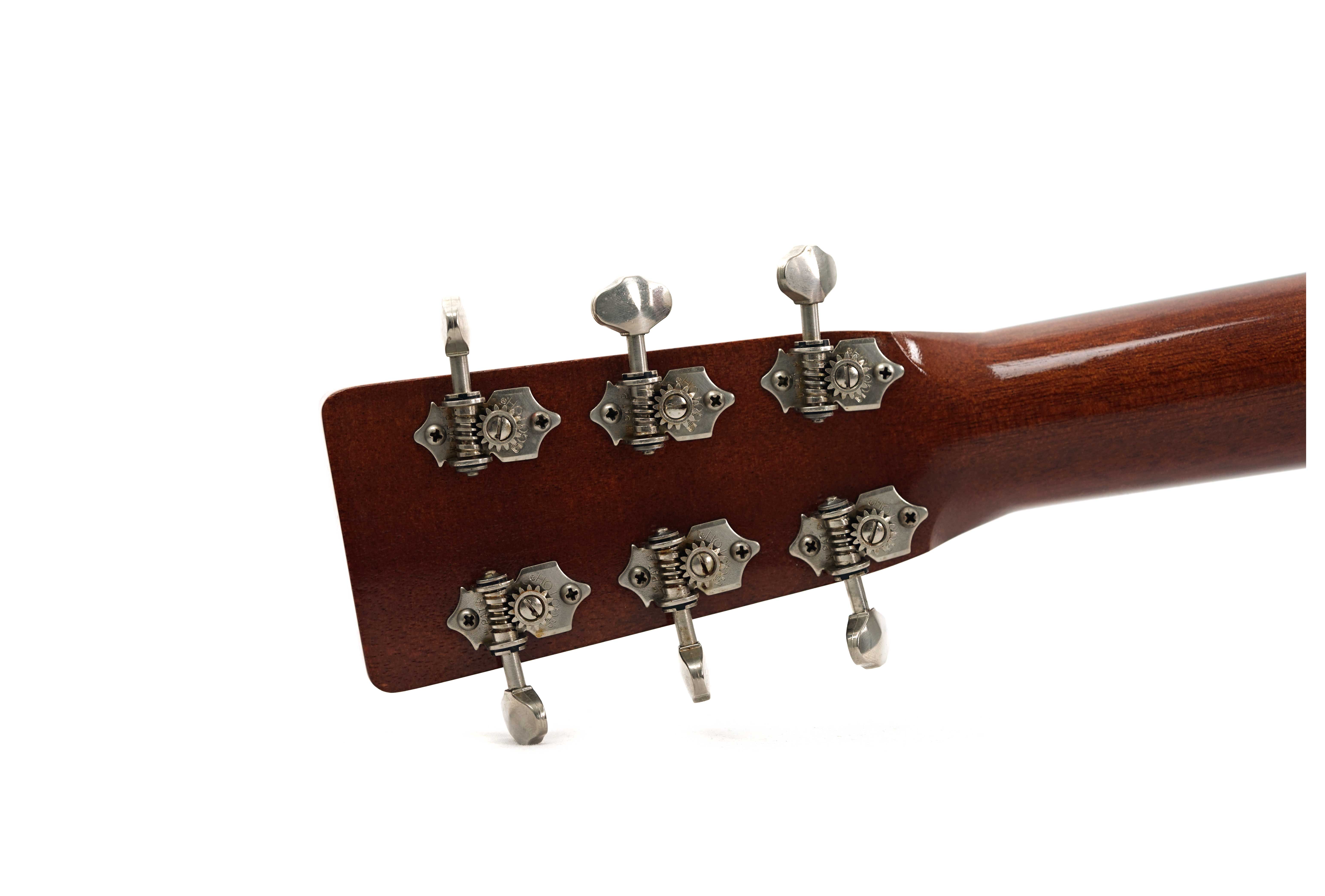 GUITARGUITAR Atkin The Essential D