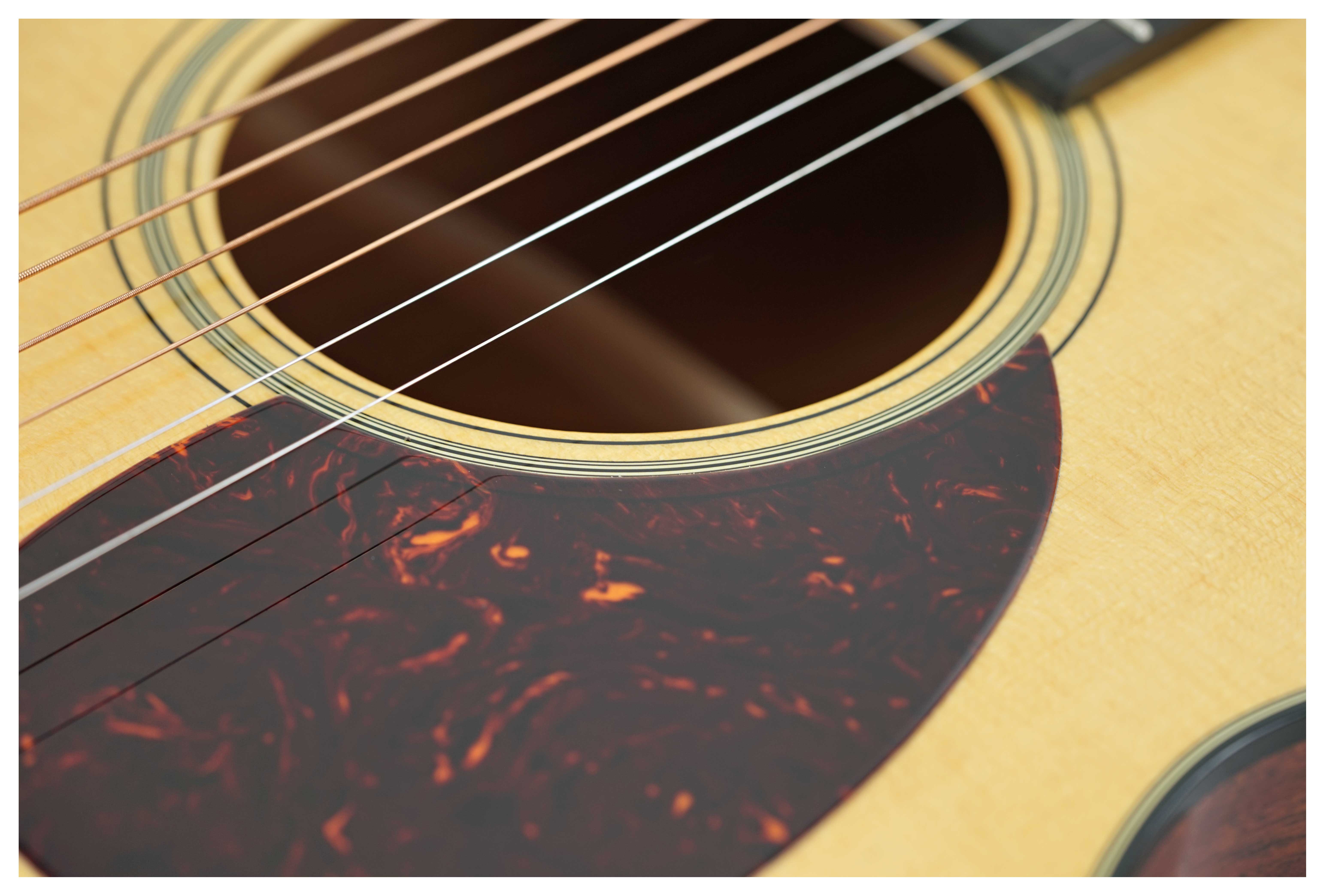 GUITARGUITAR Martin Custom Shop OM Sitka Spruce/Sinker Mahogany 1 3/4 Inch Nut