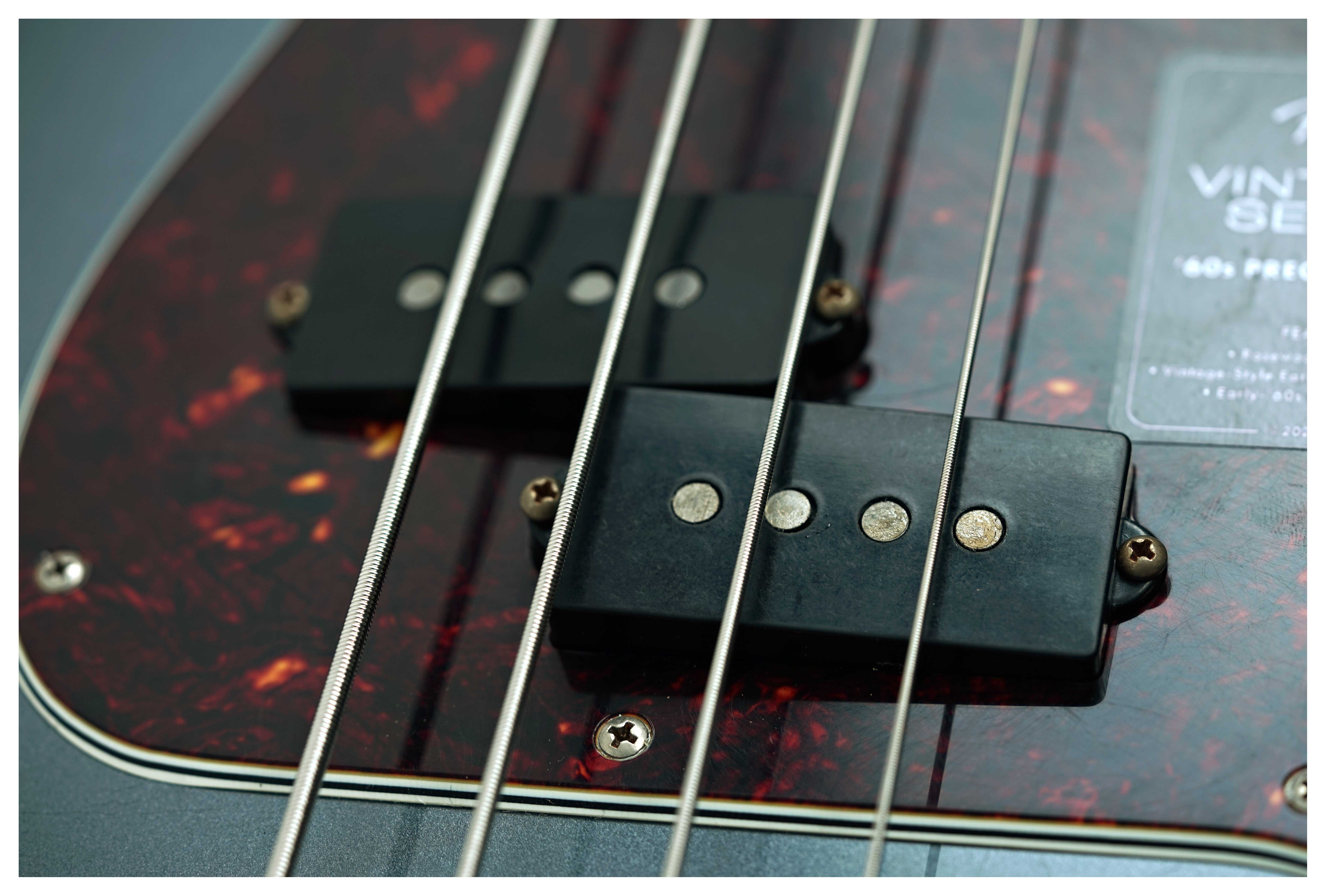 GUITARGUITAR Fender Limited Edition Vintera II Road Worn '60s Precision Bass Rosewood Fingerboard Charcoal Frost Metallic #MX25143697
