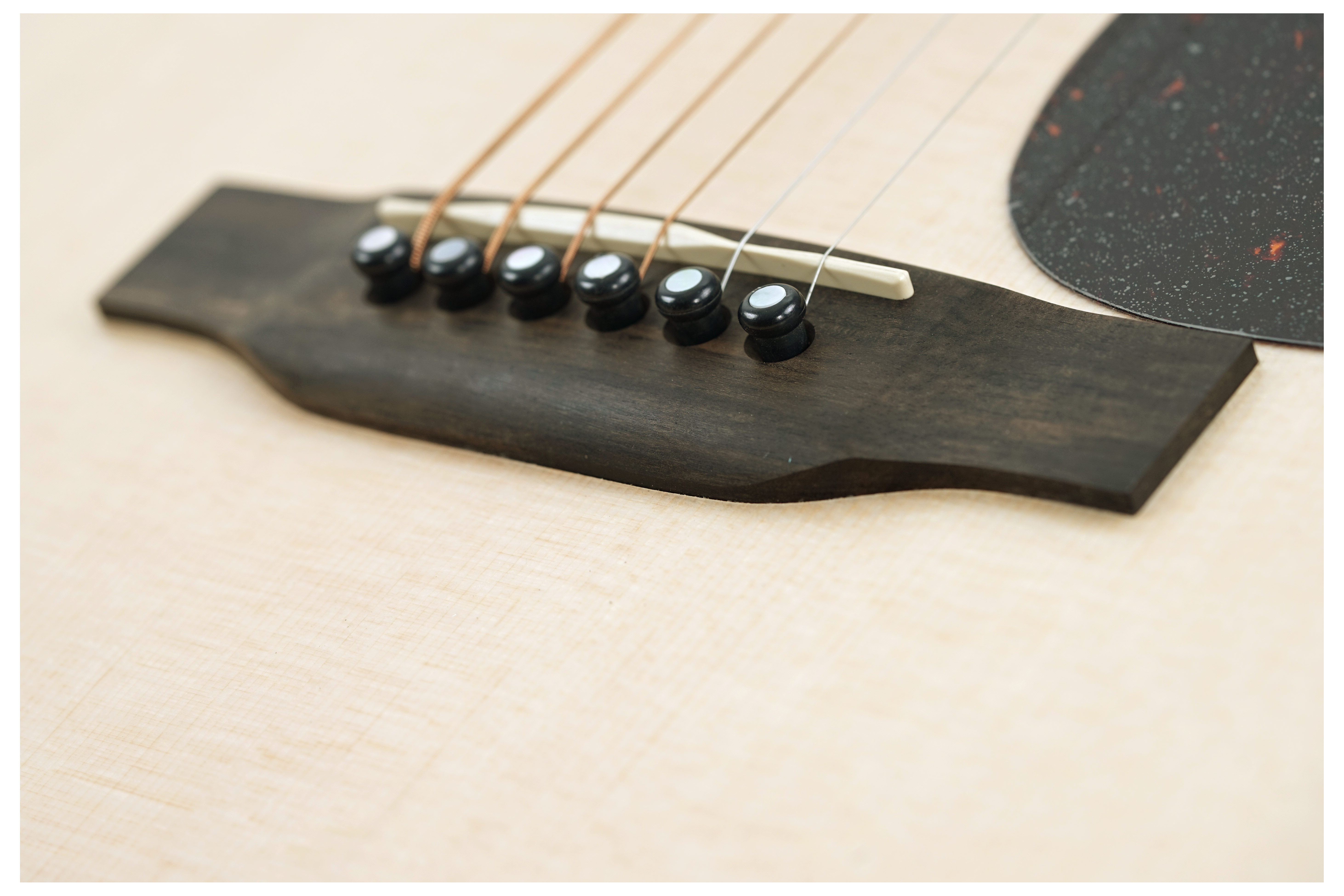 GUITARGUITAR Martin D-16E