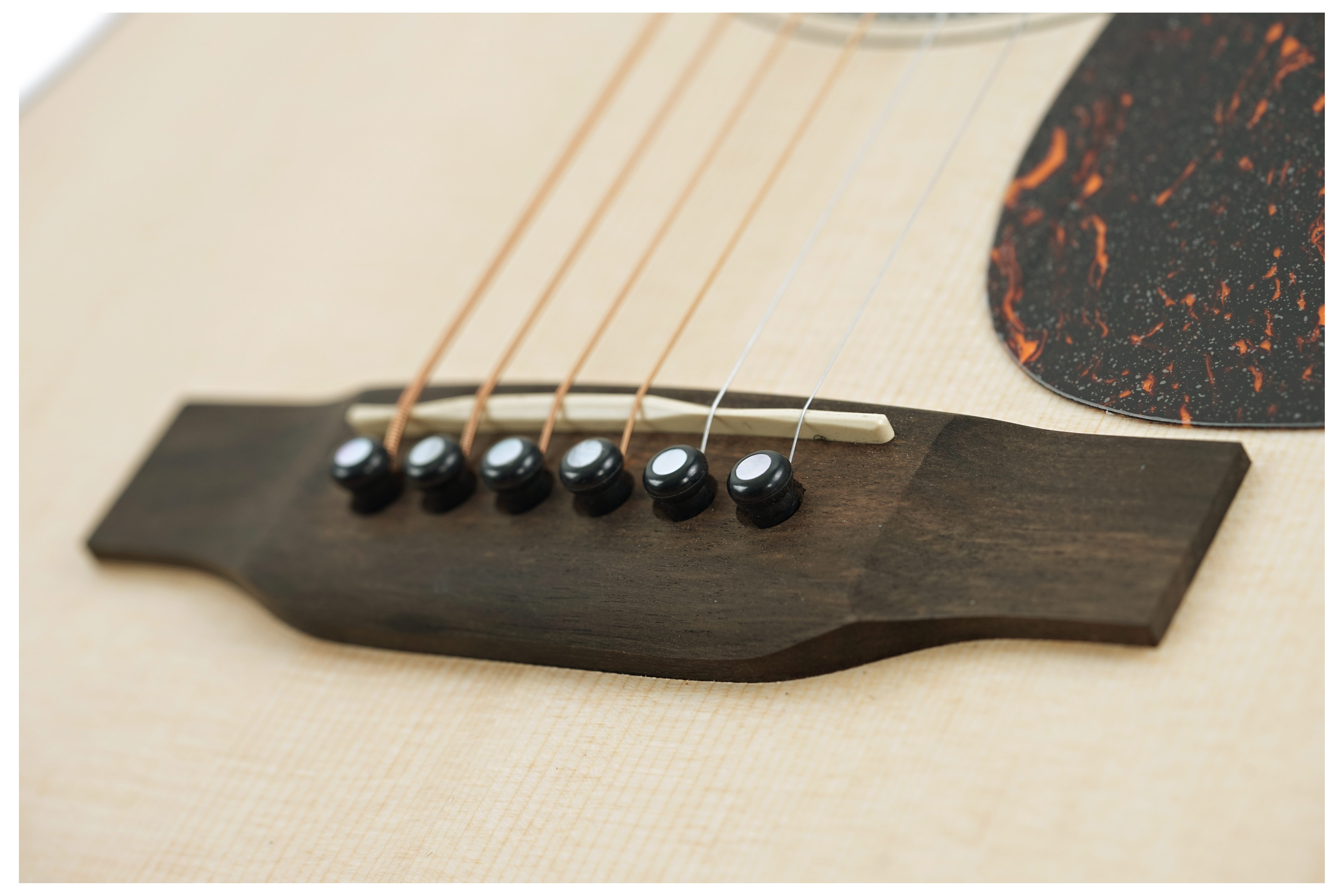 GUITARGUITAR Martin D16E-02