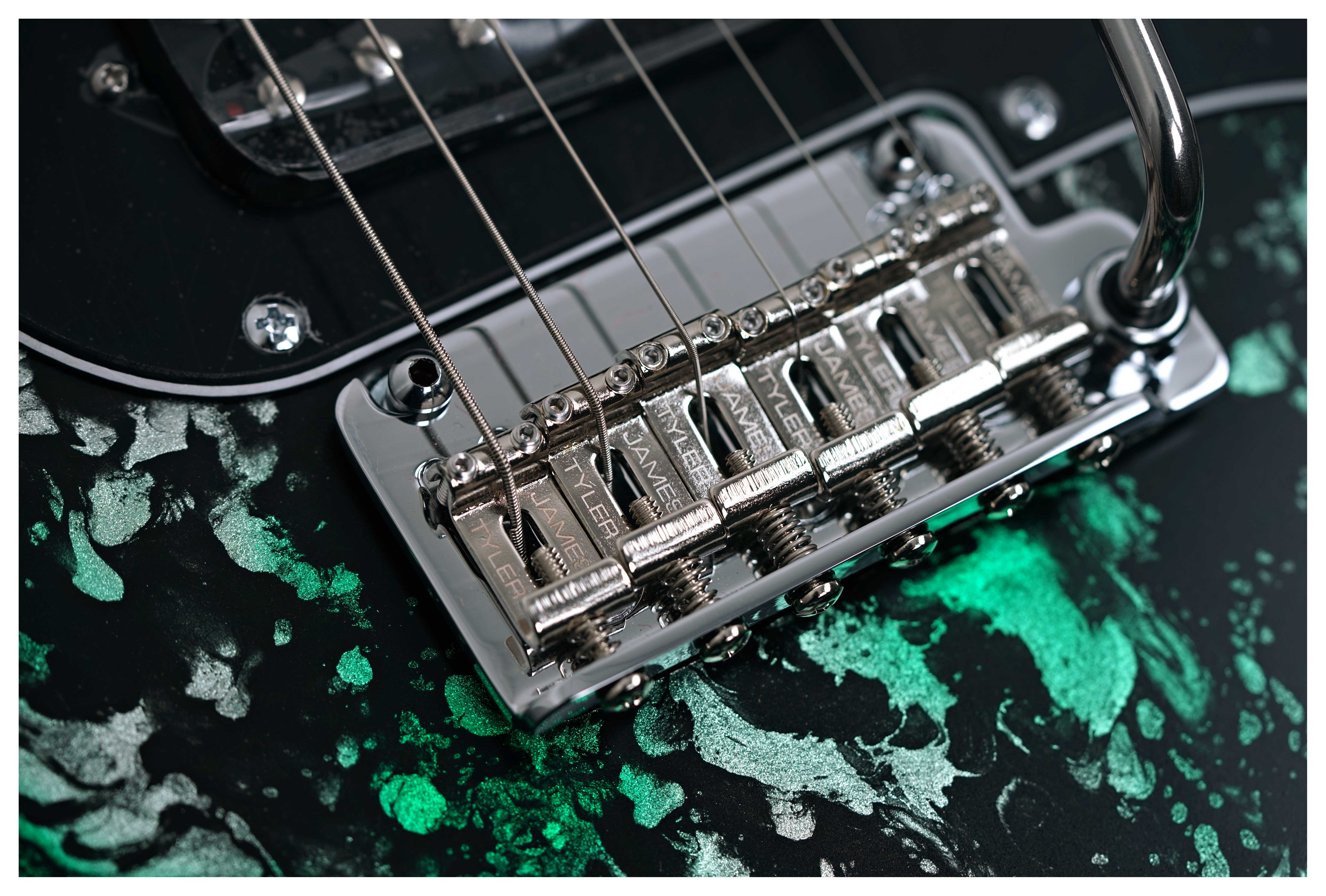 GUITARGUITAR Tyler Studio Elite HDX Black and Green Schmear #25781