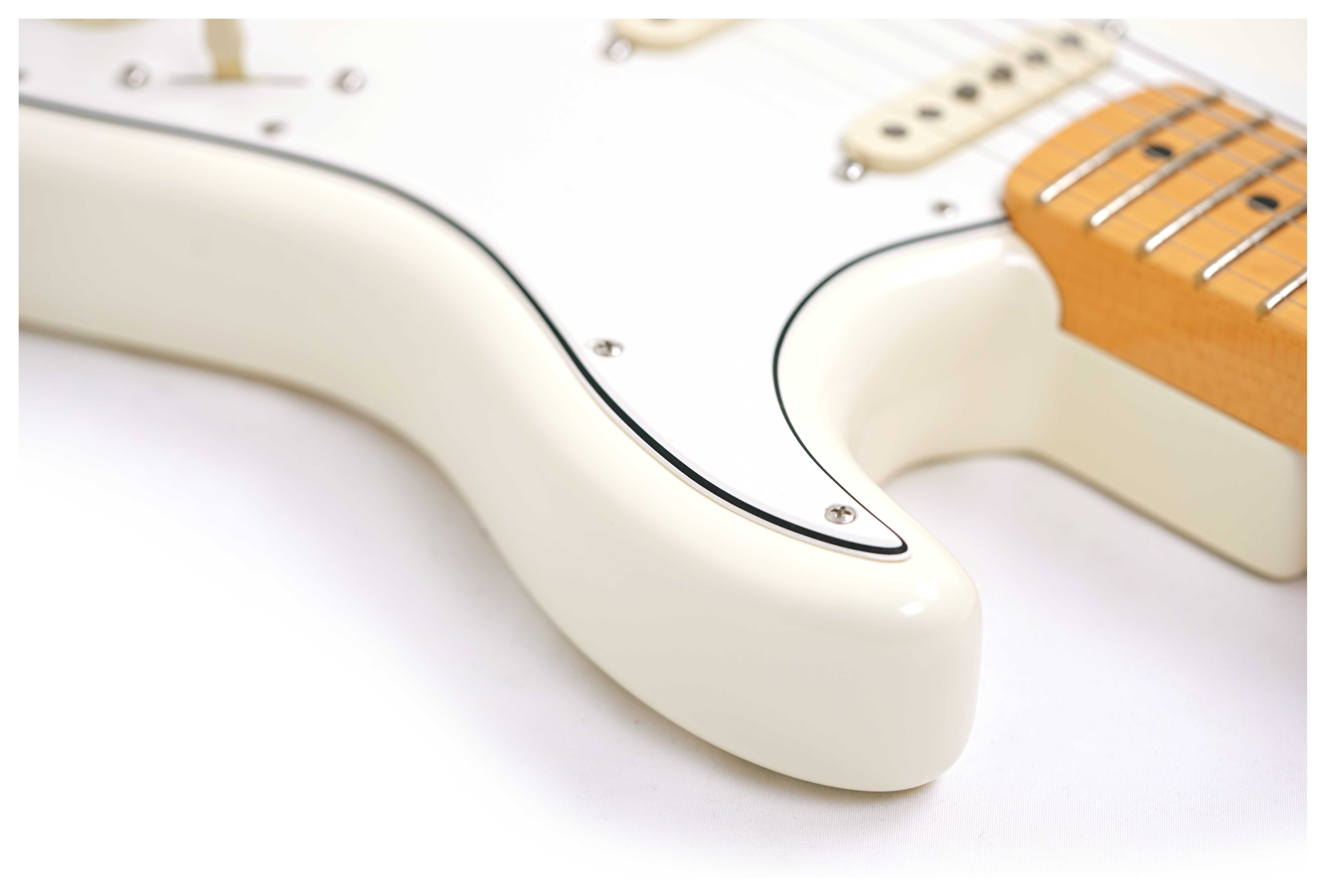 GUITARGUITAR Fender guitarguitar Exclusive American Vintage II 73 Stratocaster Maple Fingerboard Olympic White