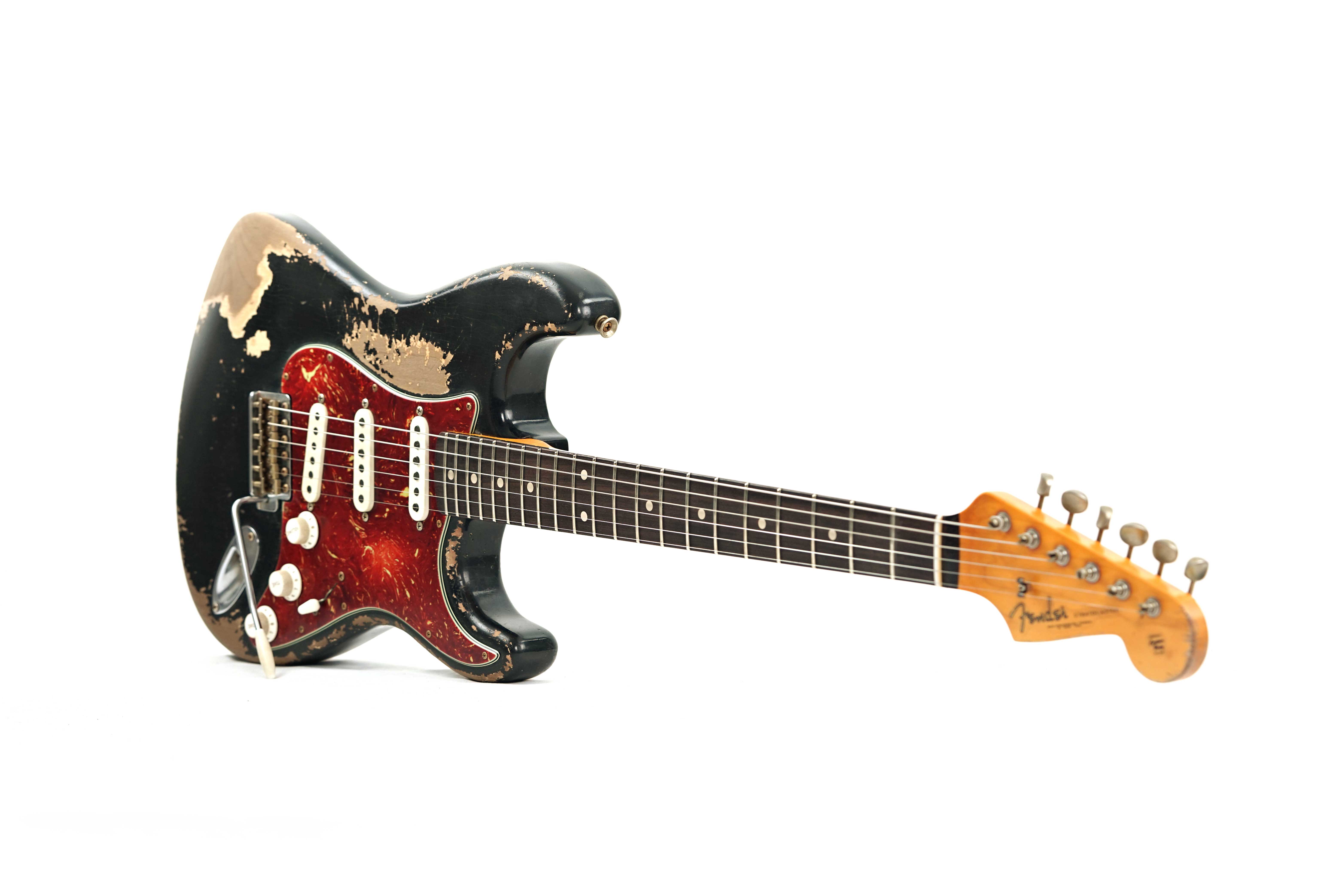 GUITARGUITAR Fender Custom Shop 61 Stratocaster Heavy Relic Black over Desert Sand Rosewood Fingerboard Master Built by Austin MacNutt #R139998