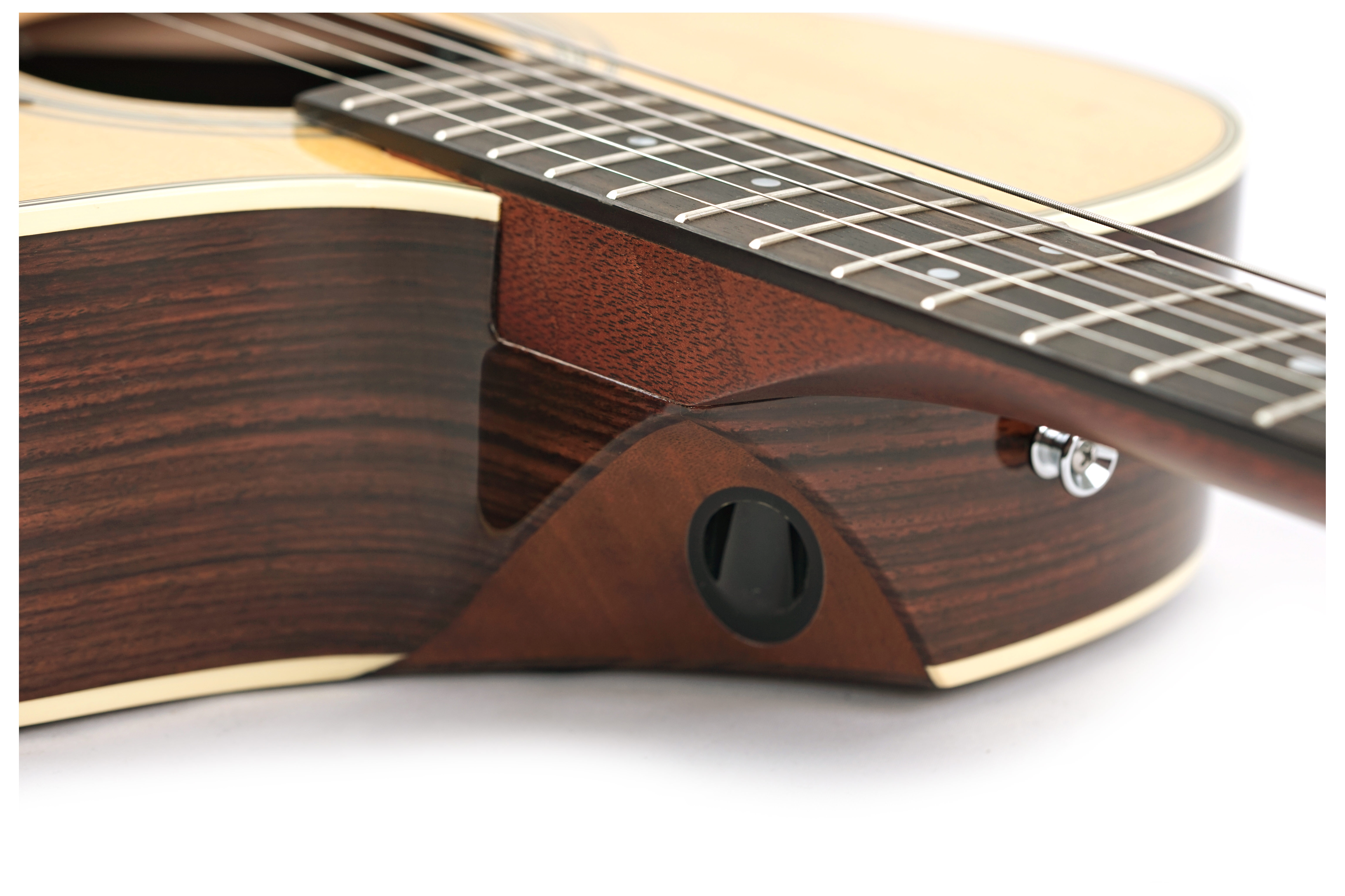 GUITARGUITAR Martin SC28E Fishman