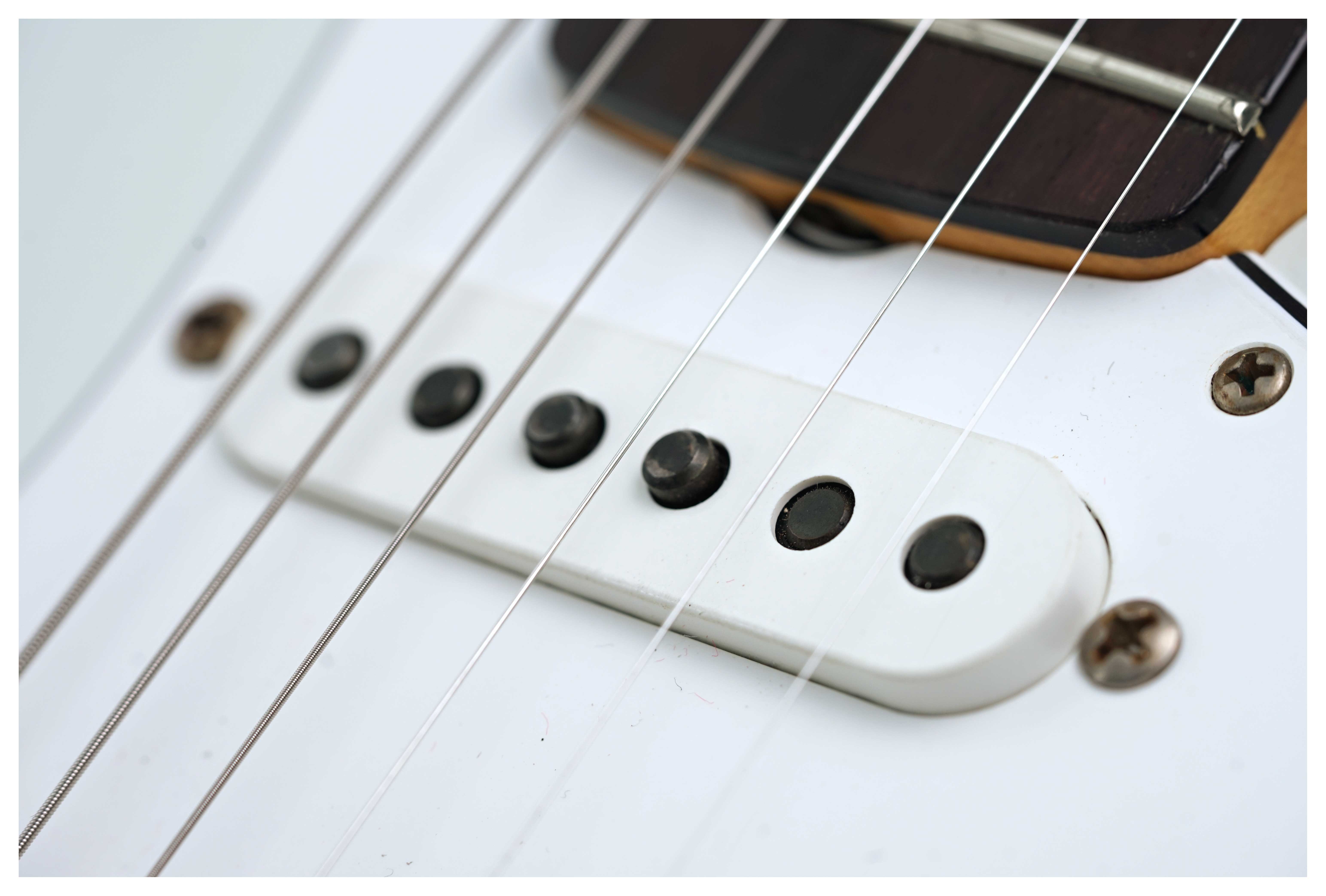 GUITARGUITAR Fender Custom Shop Mid '60s Collection Stratocaster Relic Faded Olympic White #R143641