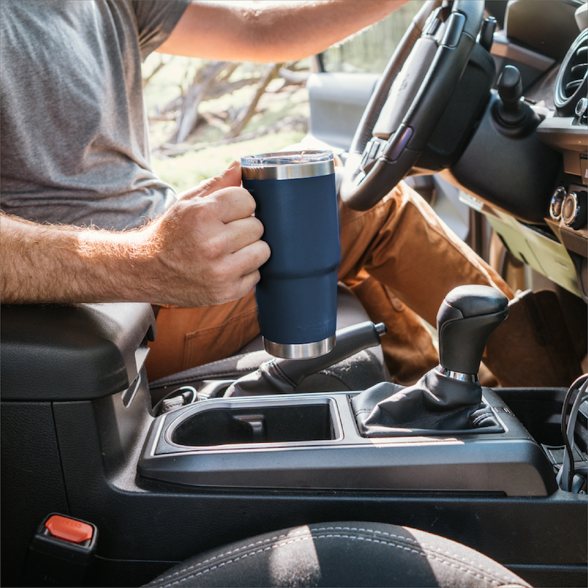 YETI 20 oz Travel Mug