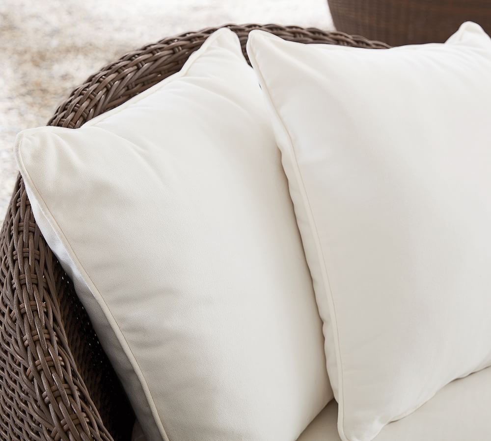 Pottery Barn Torrey Wicker Papasan Swivel Outdoor Lounge Chair