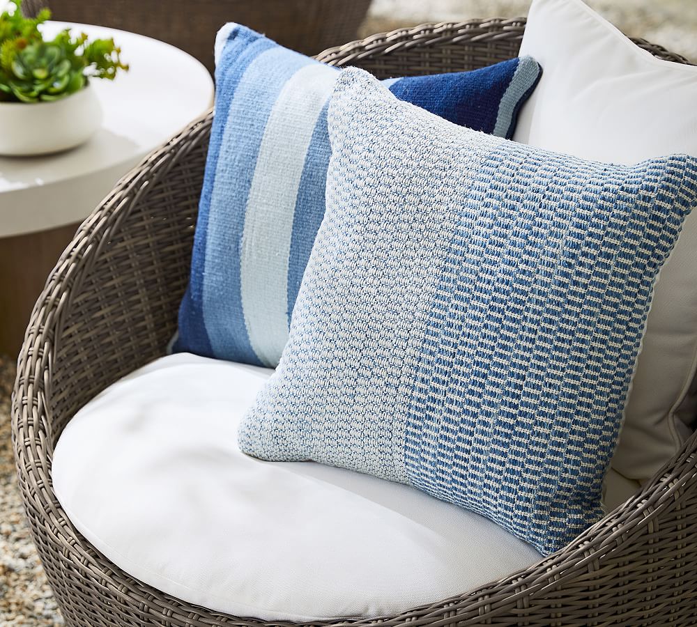 Pottery Barn Torrey Wicker Papasan Swivel Outdoor Lounge Chair