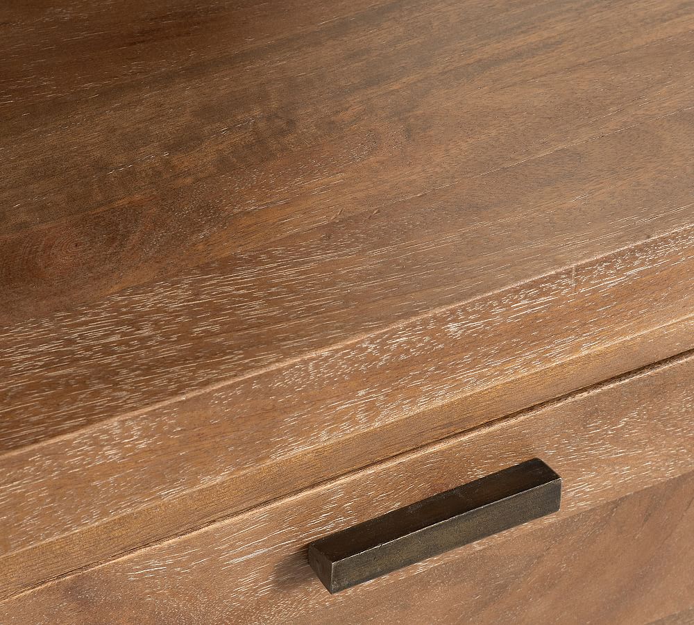 Pottery Barn Reed 4-Drawer Dresser (28.5")