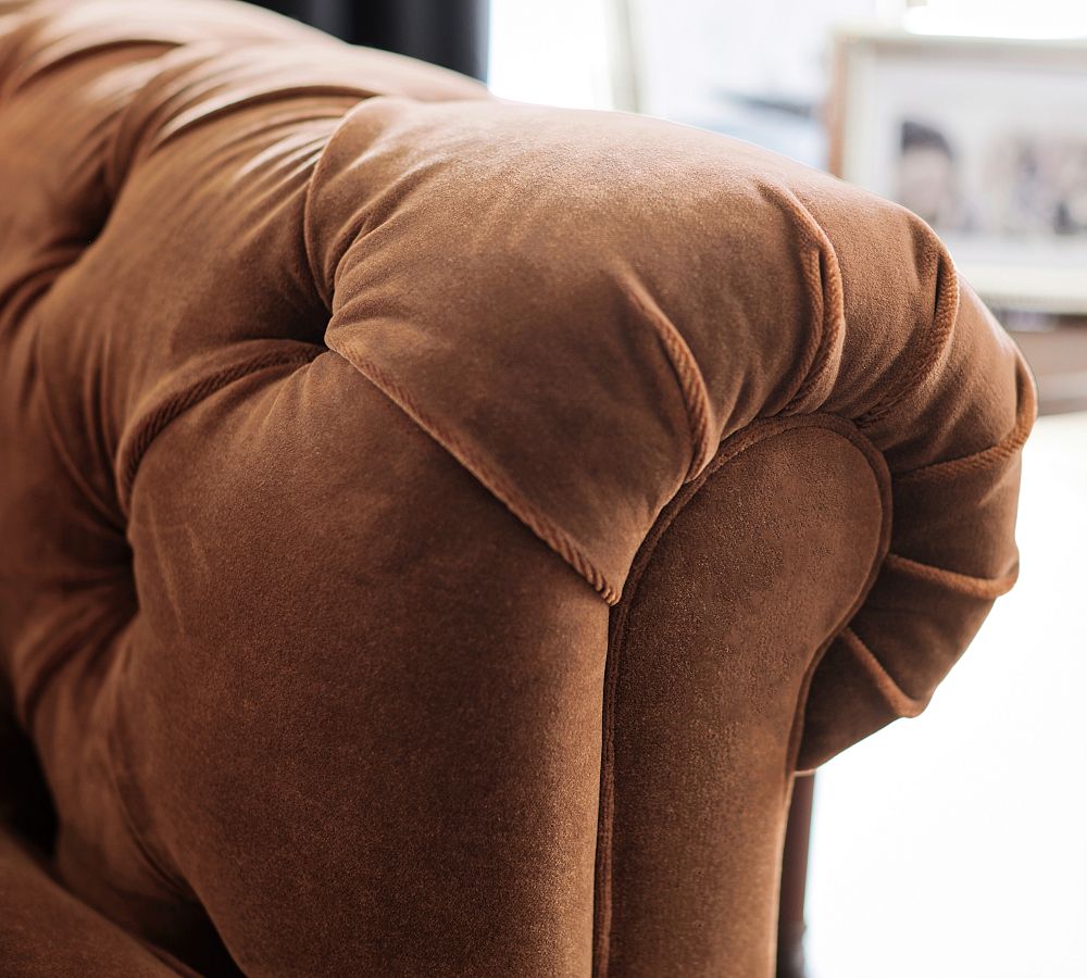 Pottery Barn Chesterfield Roll Arm Sofa (67"&ndash;98")