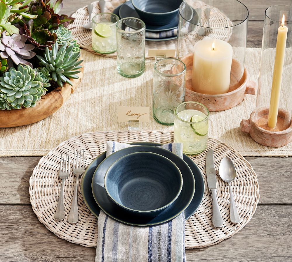 Pottery Barn Larkin Outdoor Melamine Dinner Plates