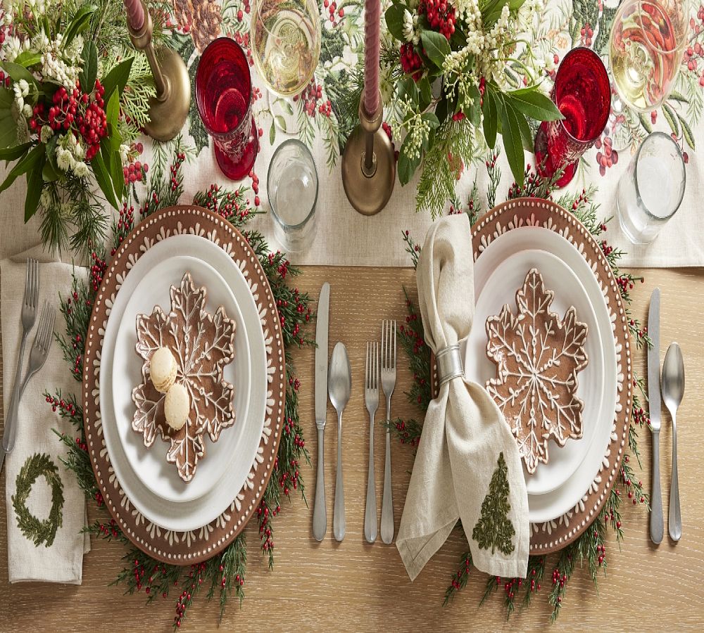 Pottery Barn Gingerbread Snowflake Stoneware Appetizer Plates - Set of 4