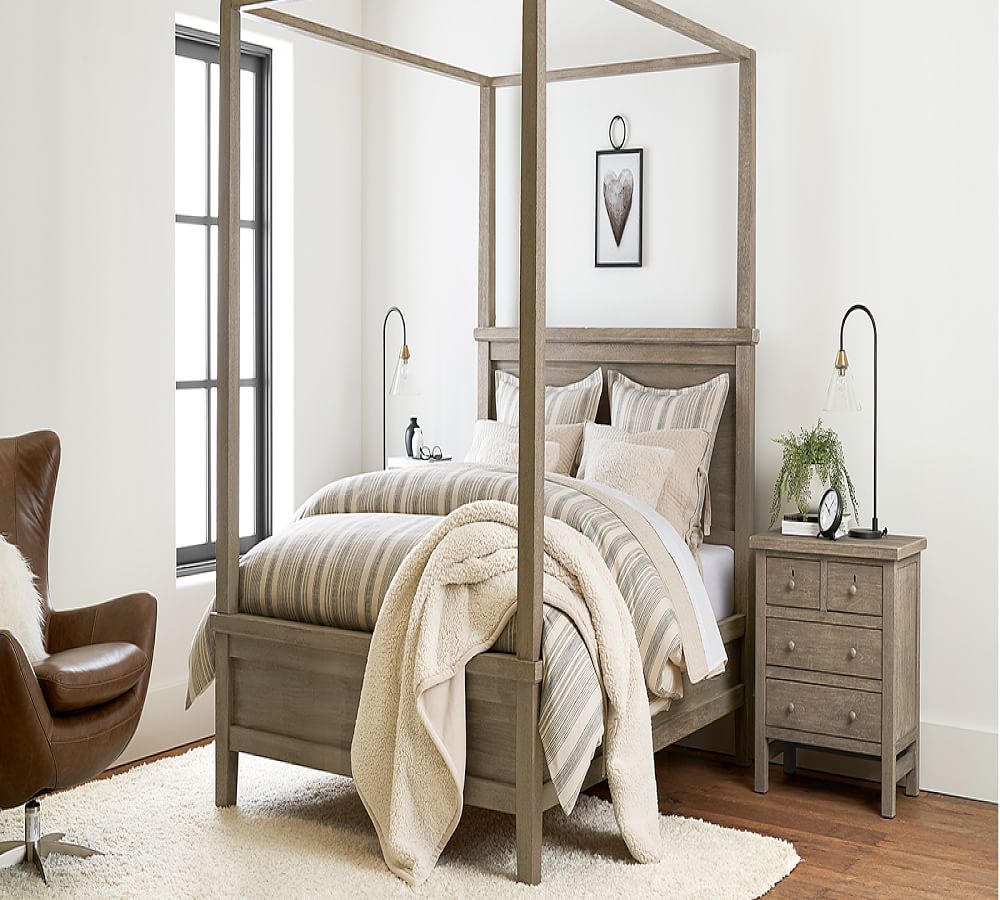 Pottery Barn Farmhouse 4-Drawer Nightstand (28.5")