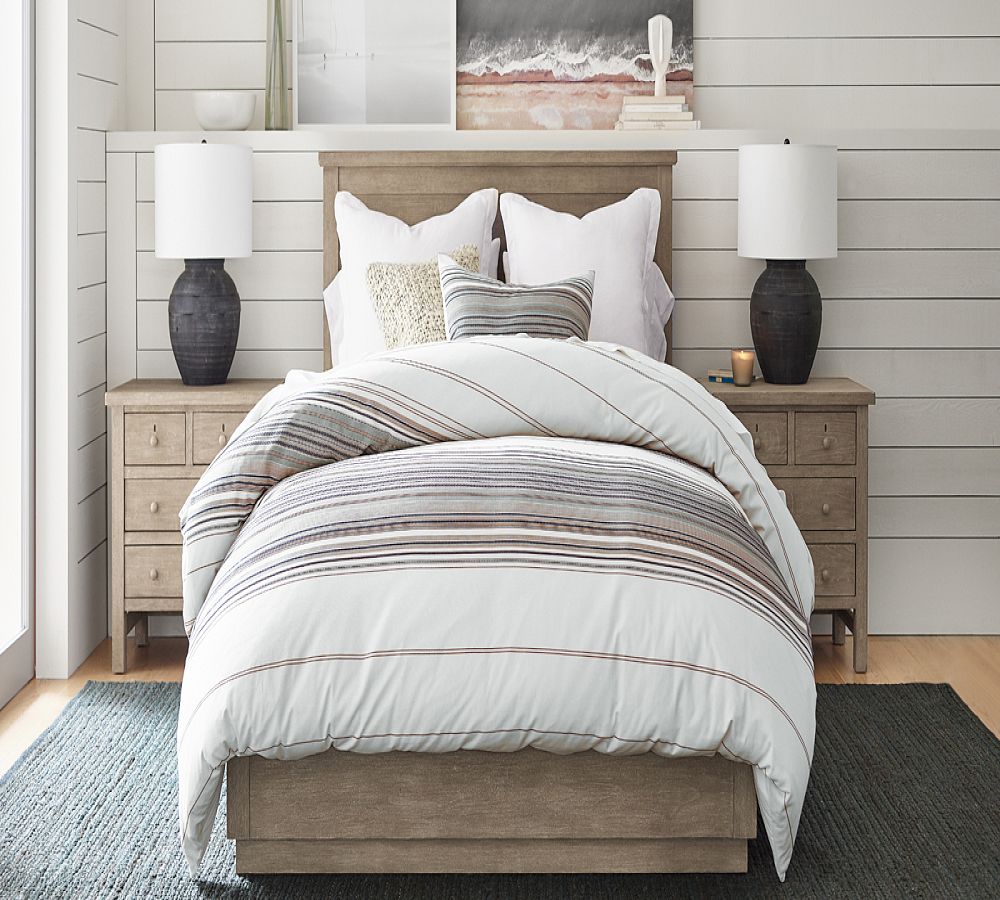 Pottery Barn Farmhouse 4-Drawer Nightstand (28.5")