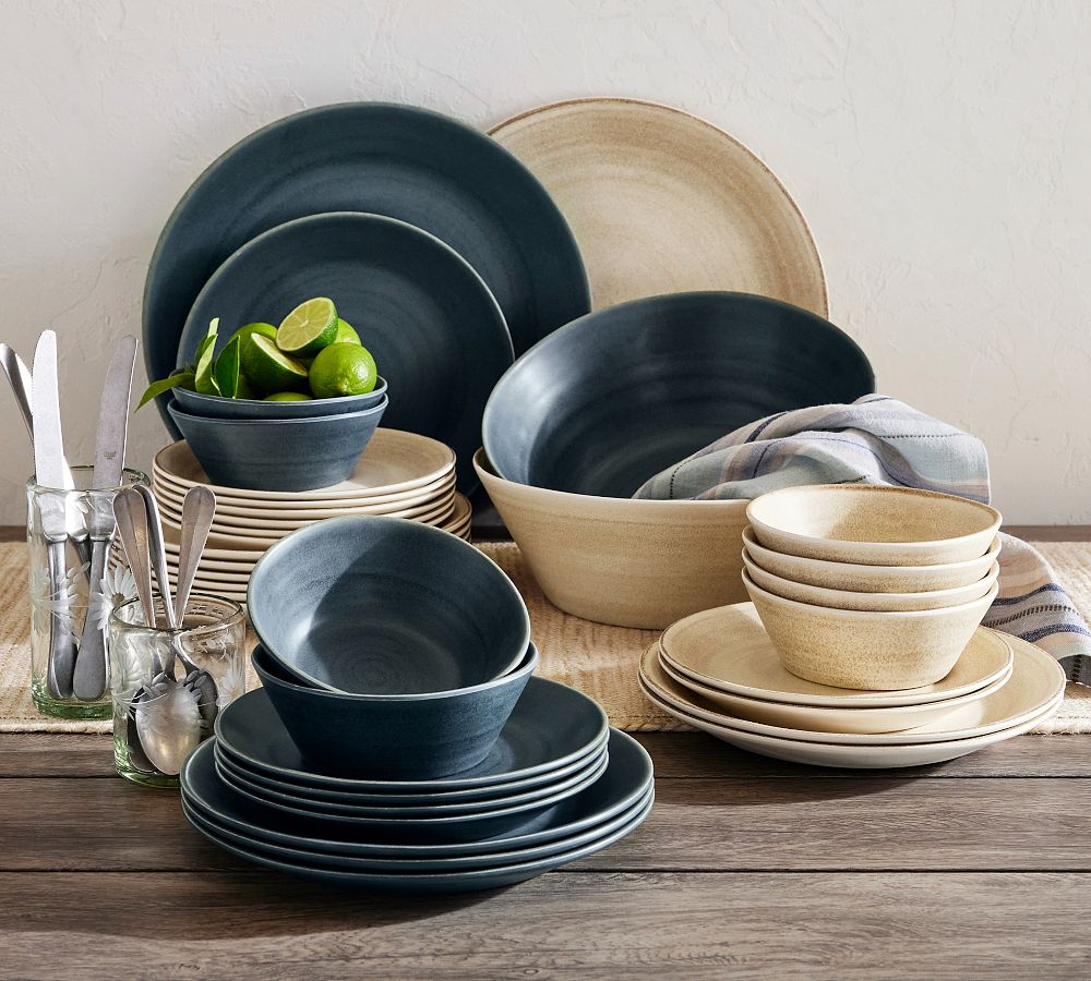Pottery Barn Larkin Outdoor Melamine Dinner Plates