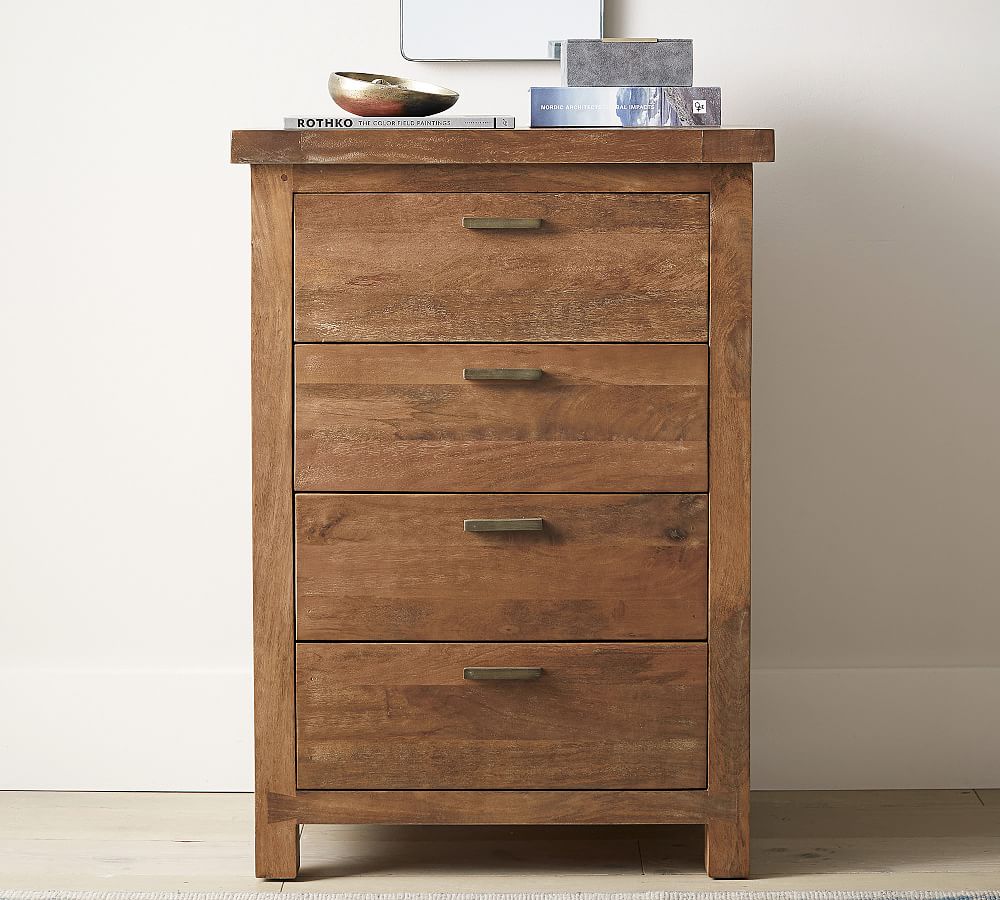 Pottery Barn Reed 4-Drawer Dresser (28.5")
