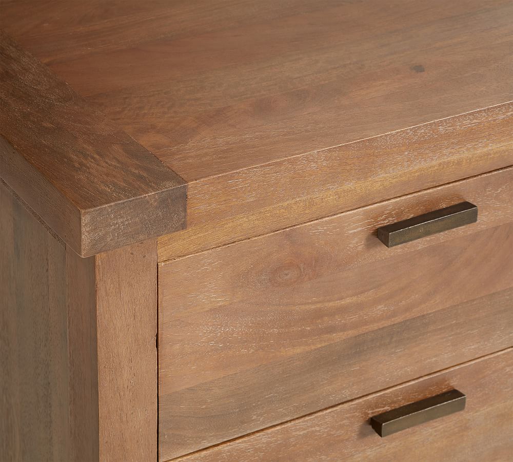 Pottery Barn Reed 4-Drawer Dresser (28.5")