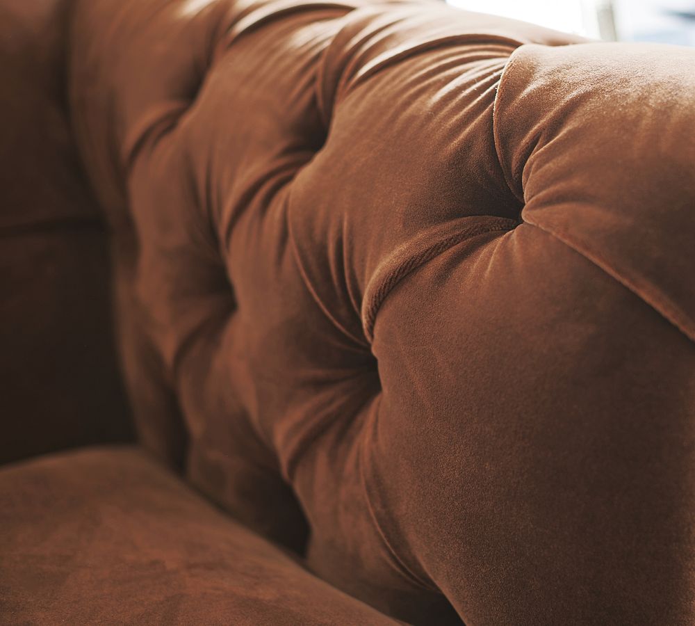 Pottery Barn Chesterfield Roll Arm Sofa (67"&ndash;98")
