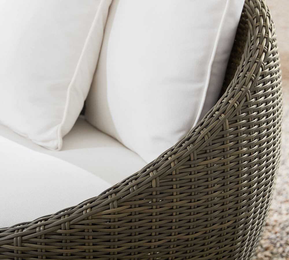 Pottery Barn Torrey Wicker Papasan Swivel Outdoor Lounge Chair