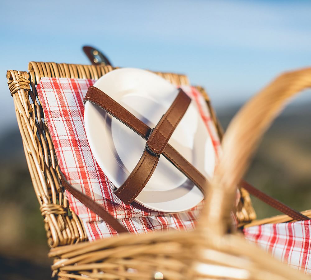 Pottery Barn Cape May Picnic Basket - Set For 2