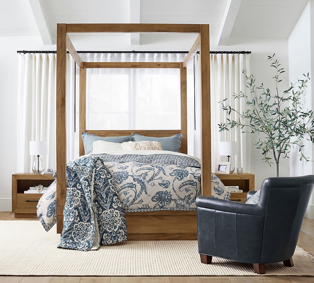 Pottery Barn Oakleigh Canopy Bed
