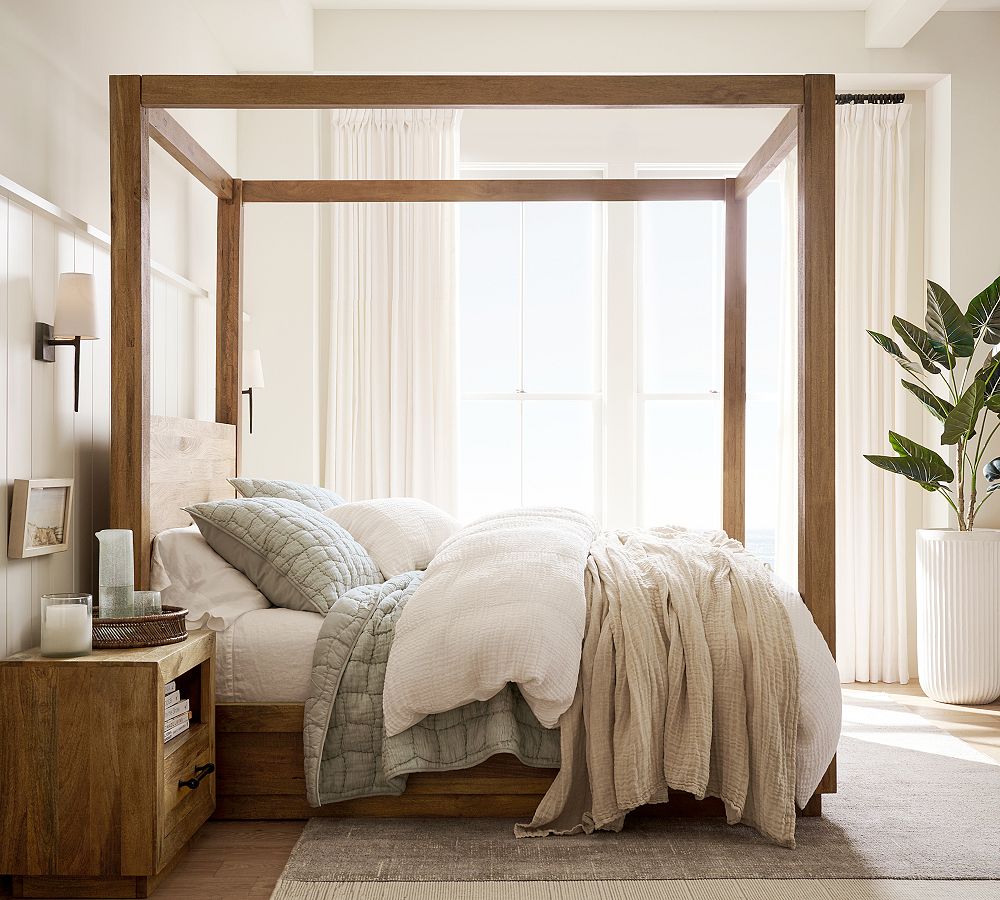 Pottery Barn Oakleigh Canopy Bed