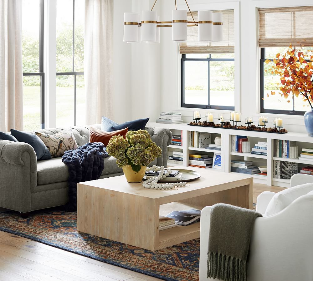 Pottery Barn Chesterfield Roll Arm Sofa (67"&ndash;98")