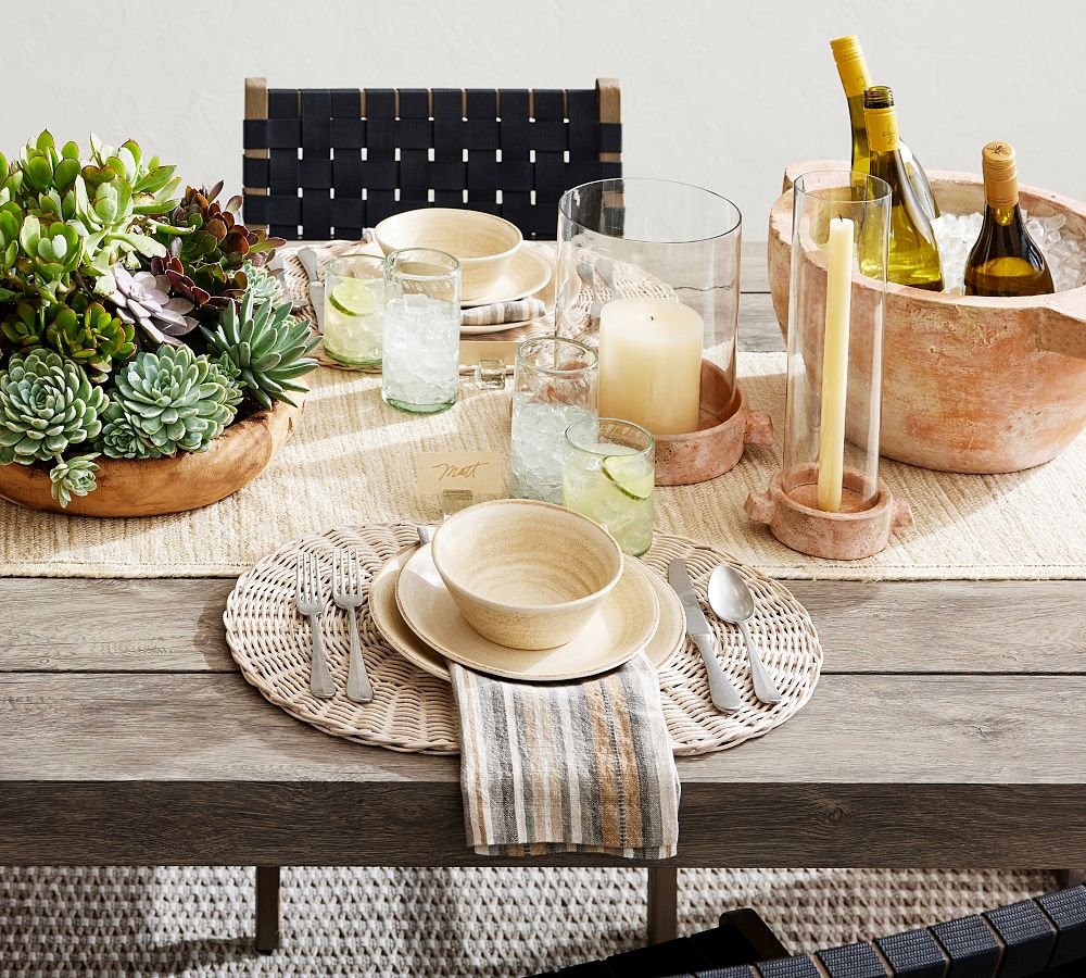 Pottery Barn Larkin Outdoor Melamine Dinner Plates