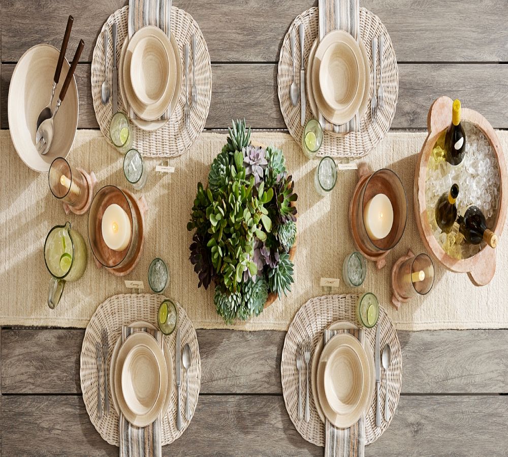 Pottery Barn Larkin Outdoor Melamine Dinner Plates