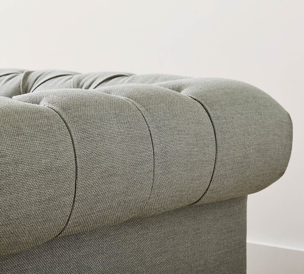 Pottery Barn Chesterfield Roll Arm Sofa (67"&ndash;98")
