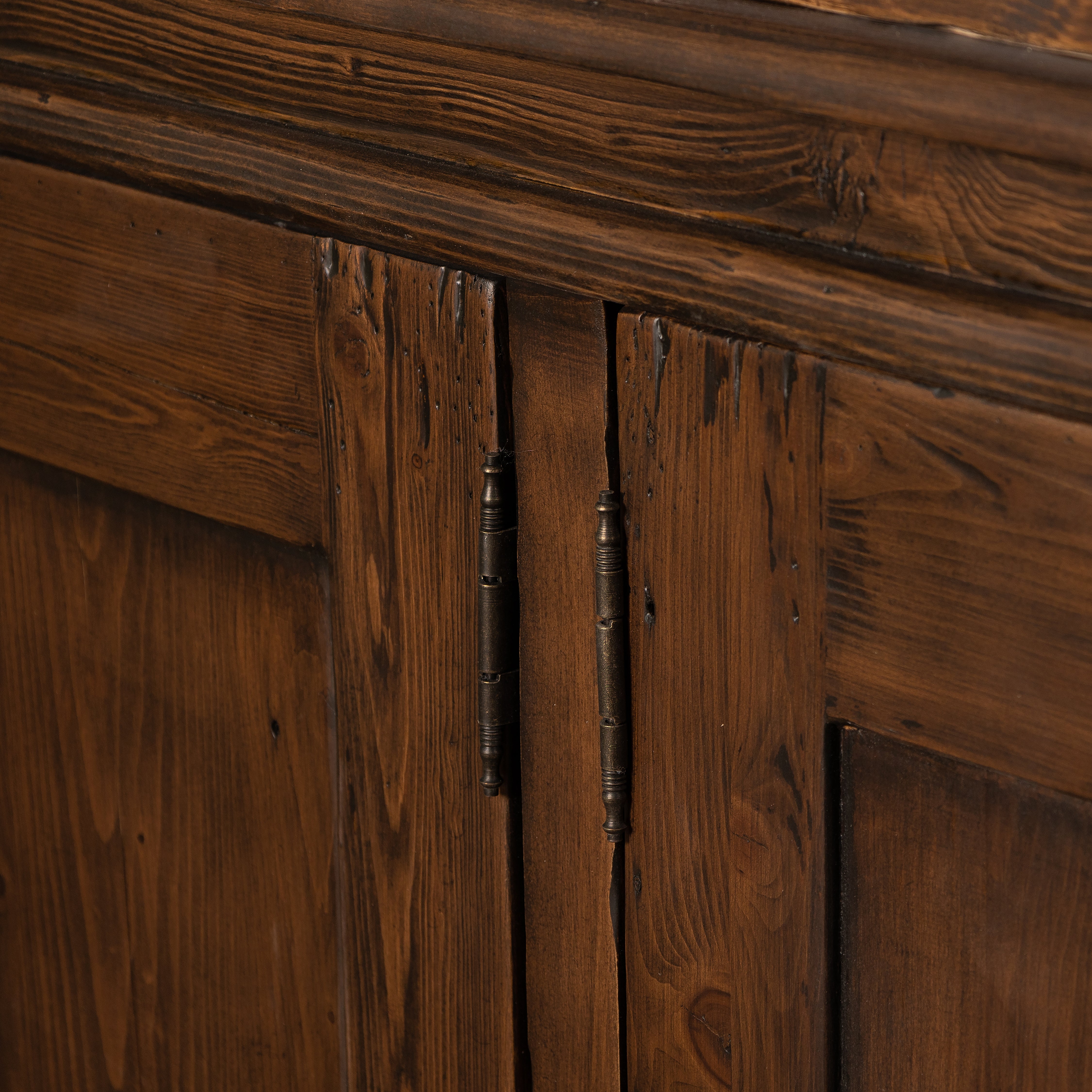 Magnolia Autumn Hutch