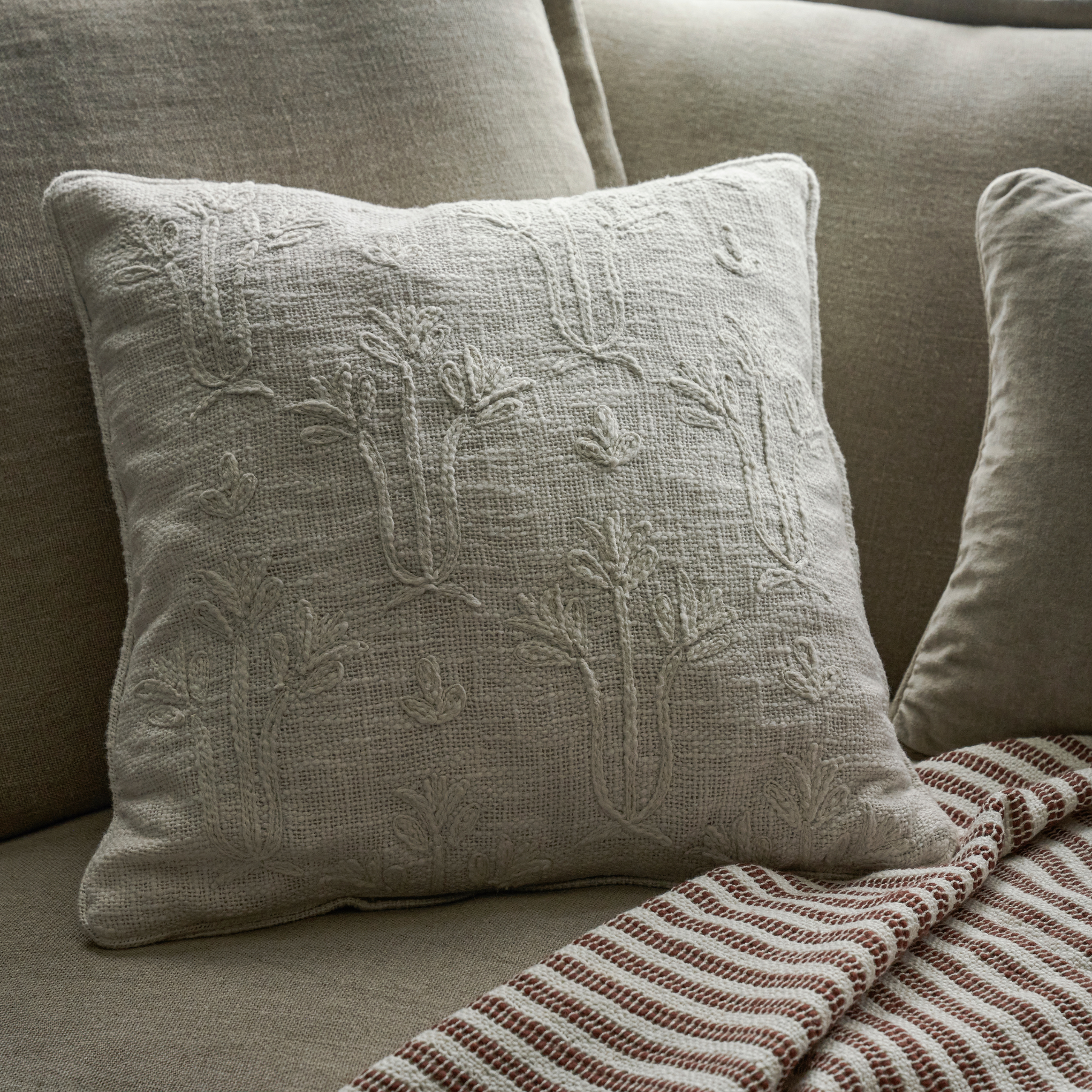 Magnolia Tulip Textured Pillow