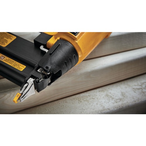 DEWALT Factory Reconditioned Dewalt 18 Gauge Brad Nailer and 6 Gallon Oil-Free Pancake Air Compressor Combo Kit - DWFP1KITR