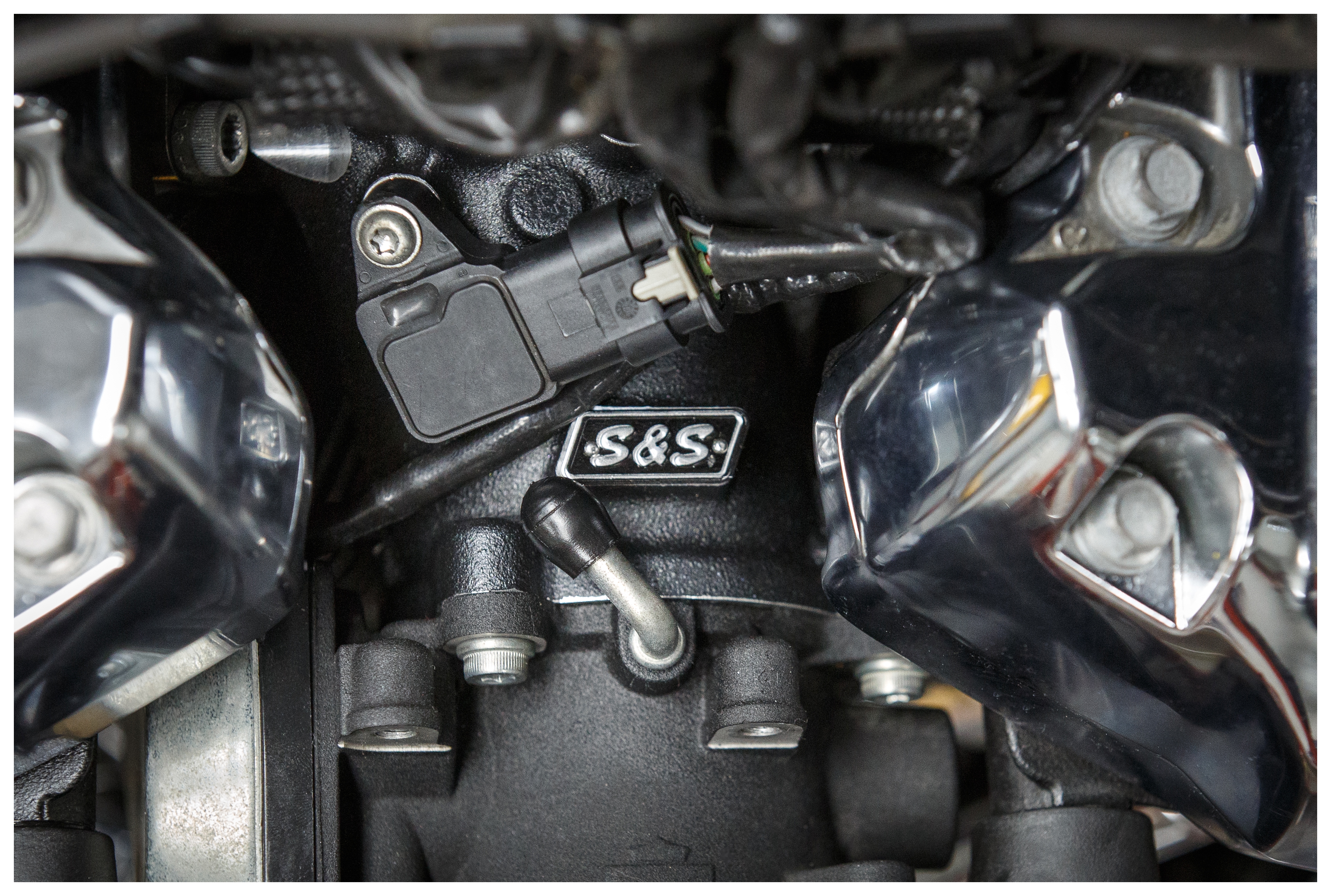 S&S Cycle Premium 55mm CNC Ported Manifold For Harley Milwaukee-Eight 2017-2025