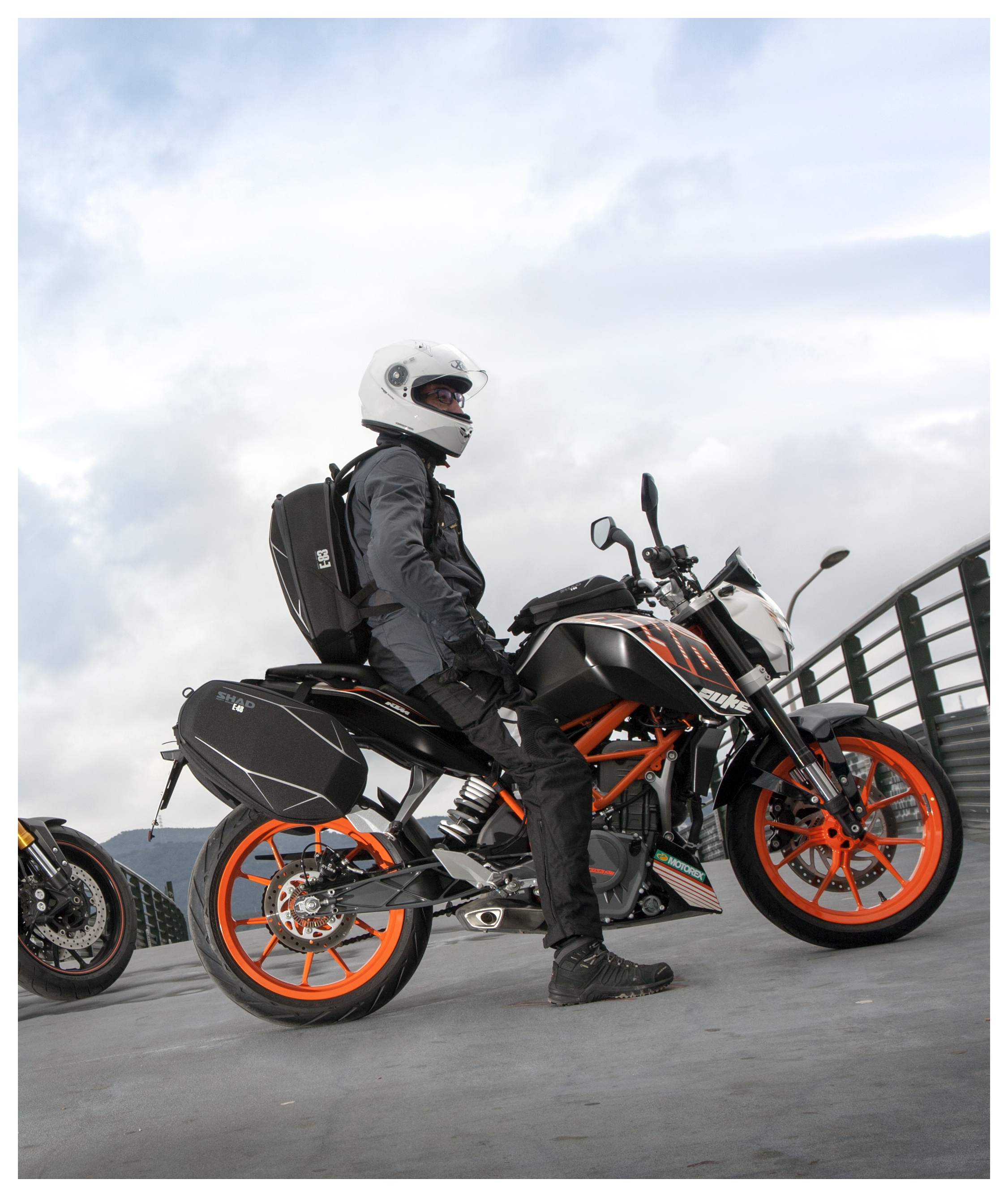 Shad E48 Semi Rigid Saddlebags