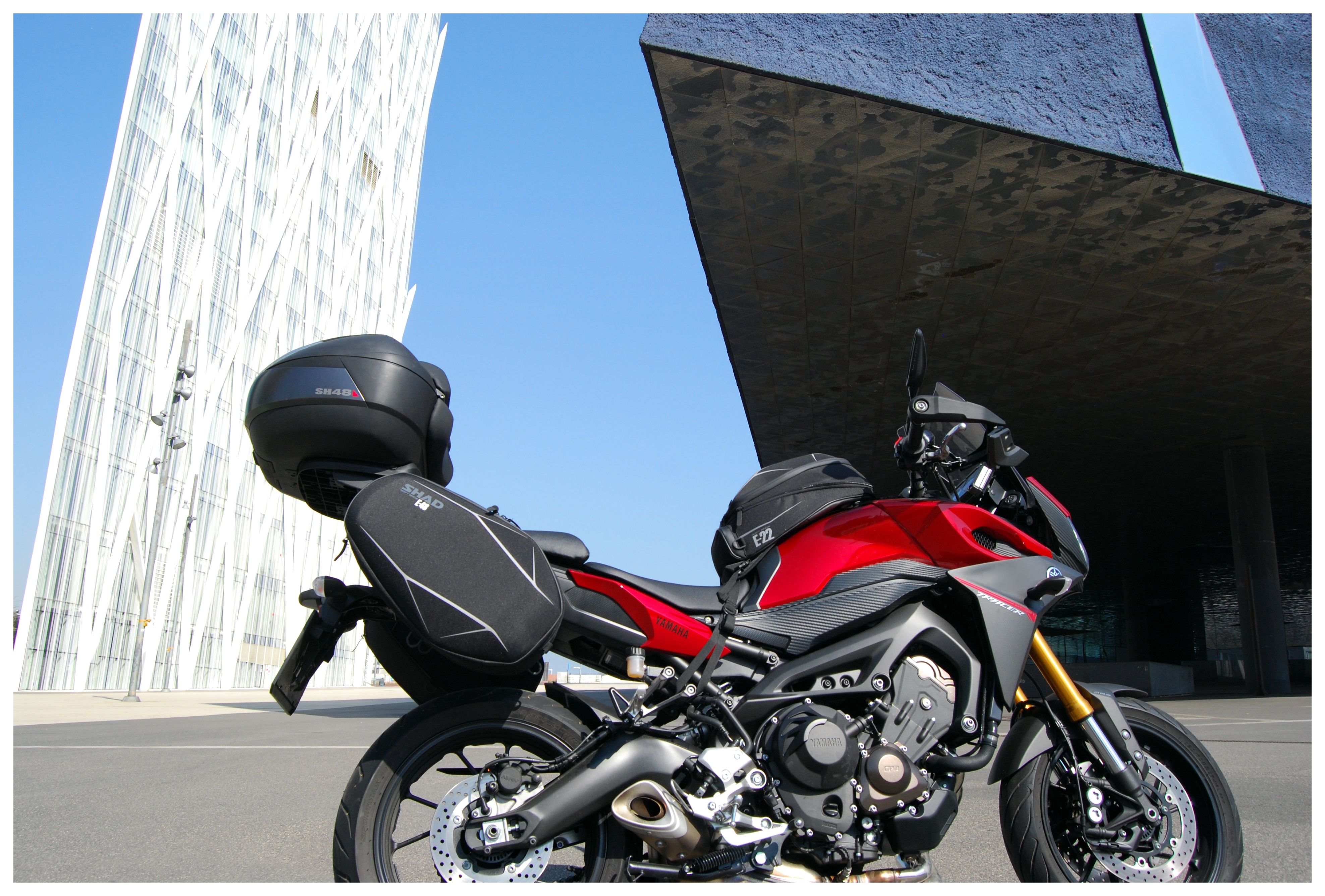 Shad E48 Semi Rigid Saddlebags