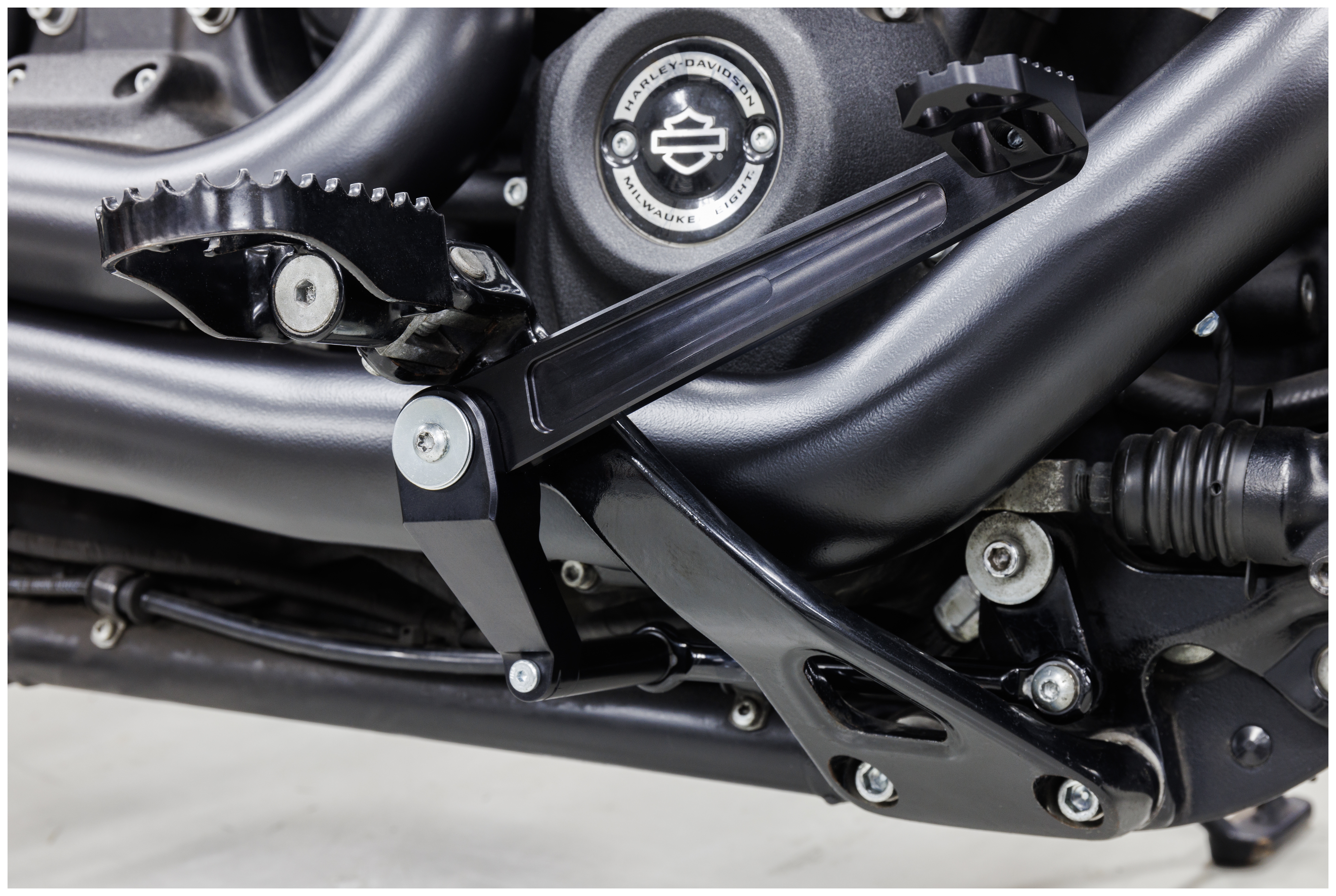 S&S Cycle Mid Control Brake lever Kit for Harley Softail 2018-2025