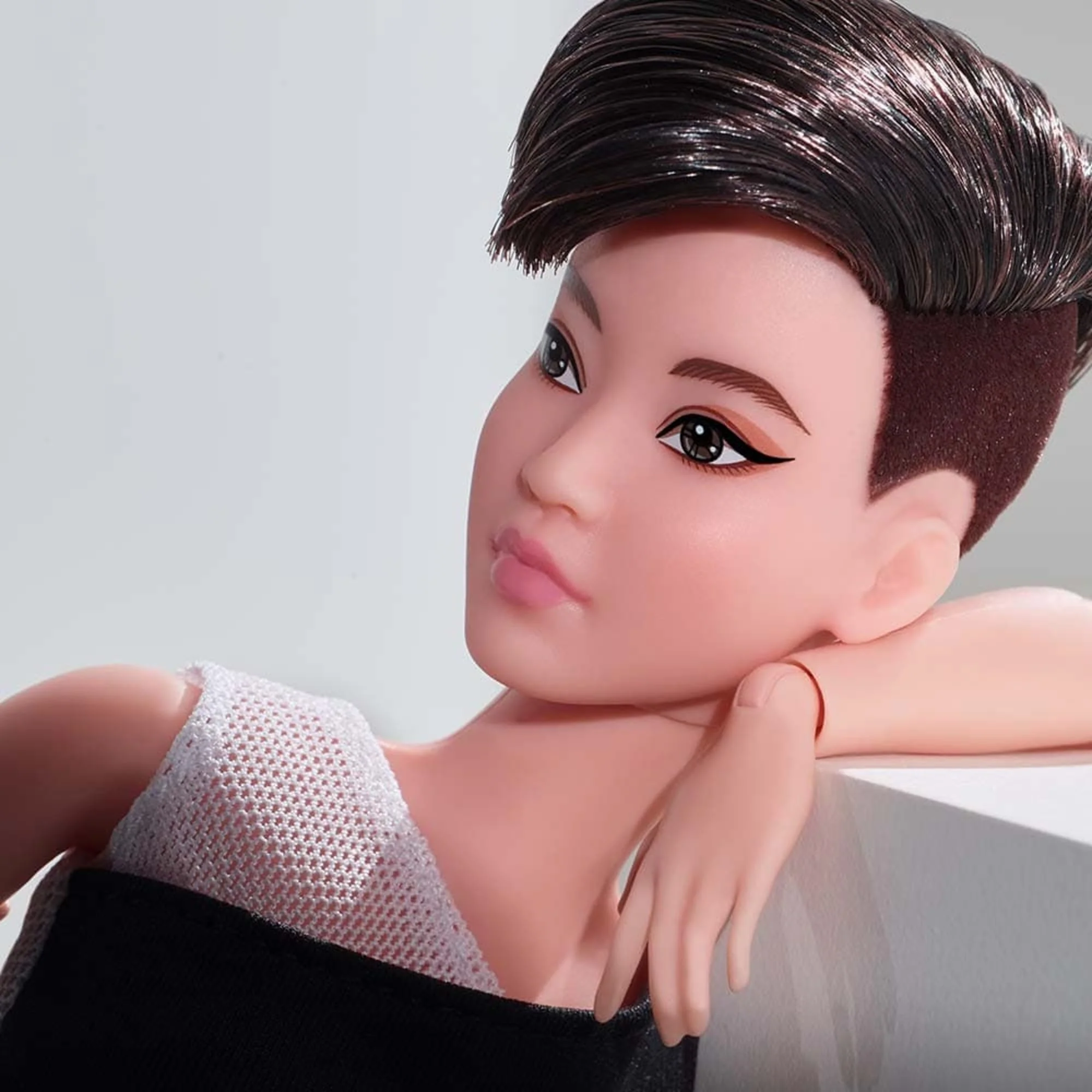 Mattel Creations Barbie Looks Doll (Petite, Brunette Pixie Cut)