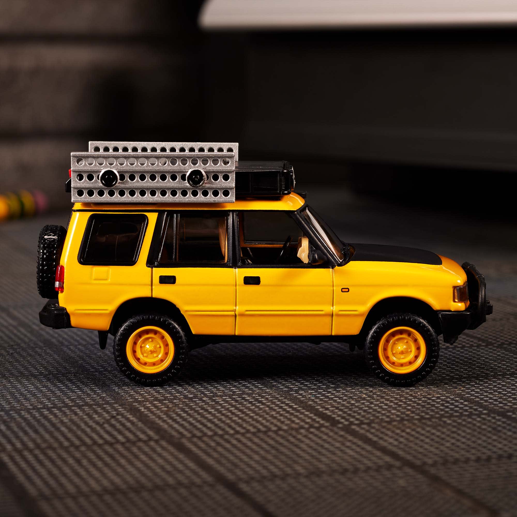 Mattel Creations Hot Wheels Elite 64 Mod Shop '94 Land Rover Discovery