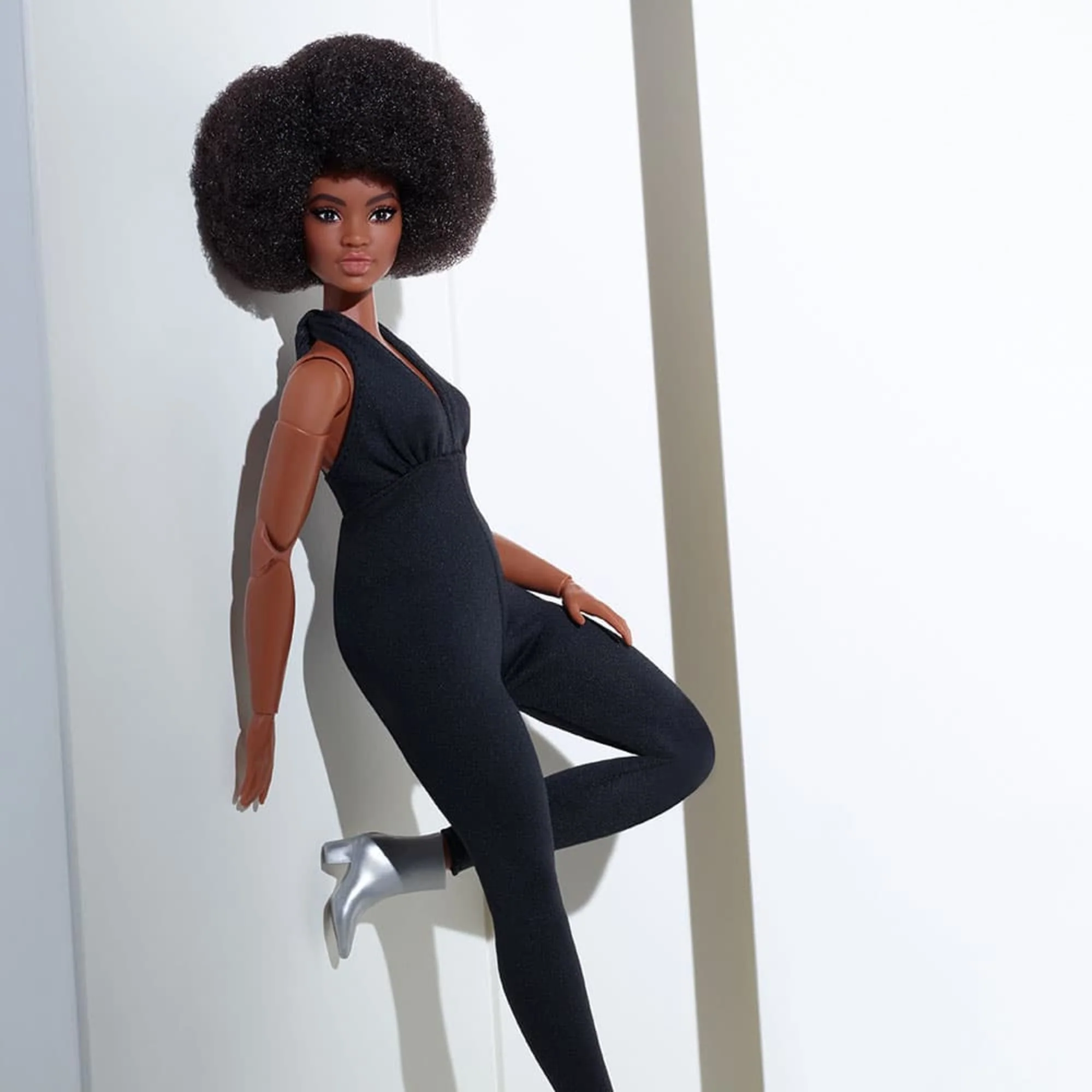 Mattel Creations Barbie Looks Doll (Curvy, Brunette)